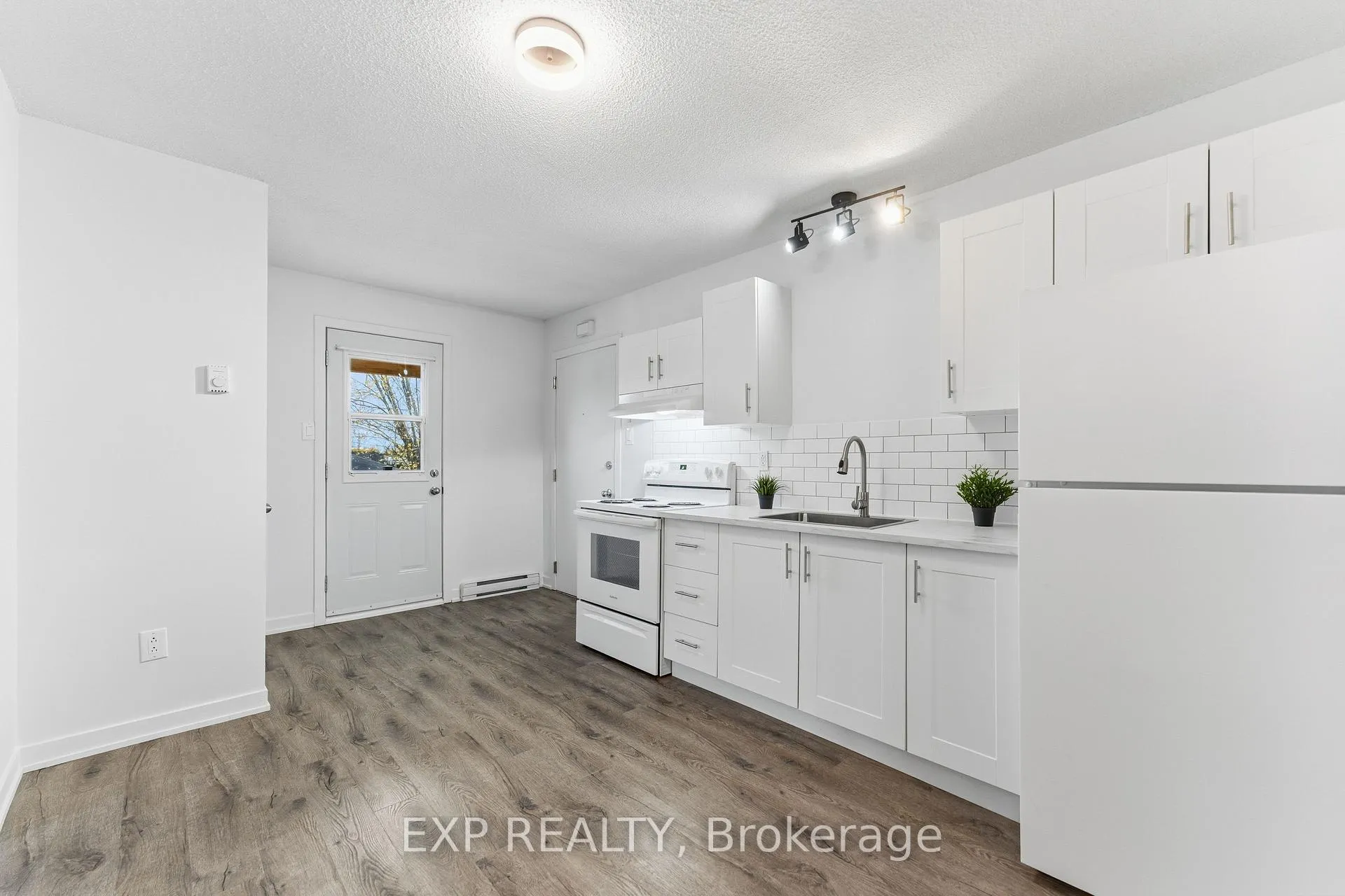 Photo 3 of Unit 202, 261 Longueuil Street, Champlain, L'Orignal — HOMEH
