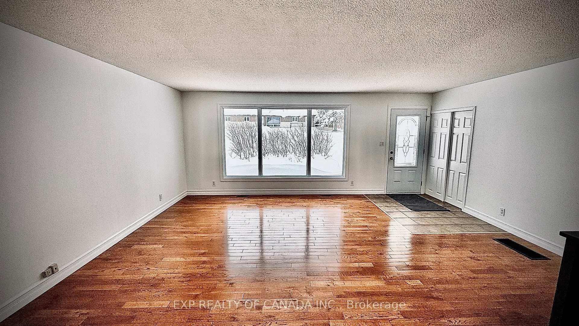 Photo 2 of 365 Seventh Street E, Cochrane — HOMEH