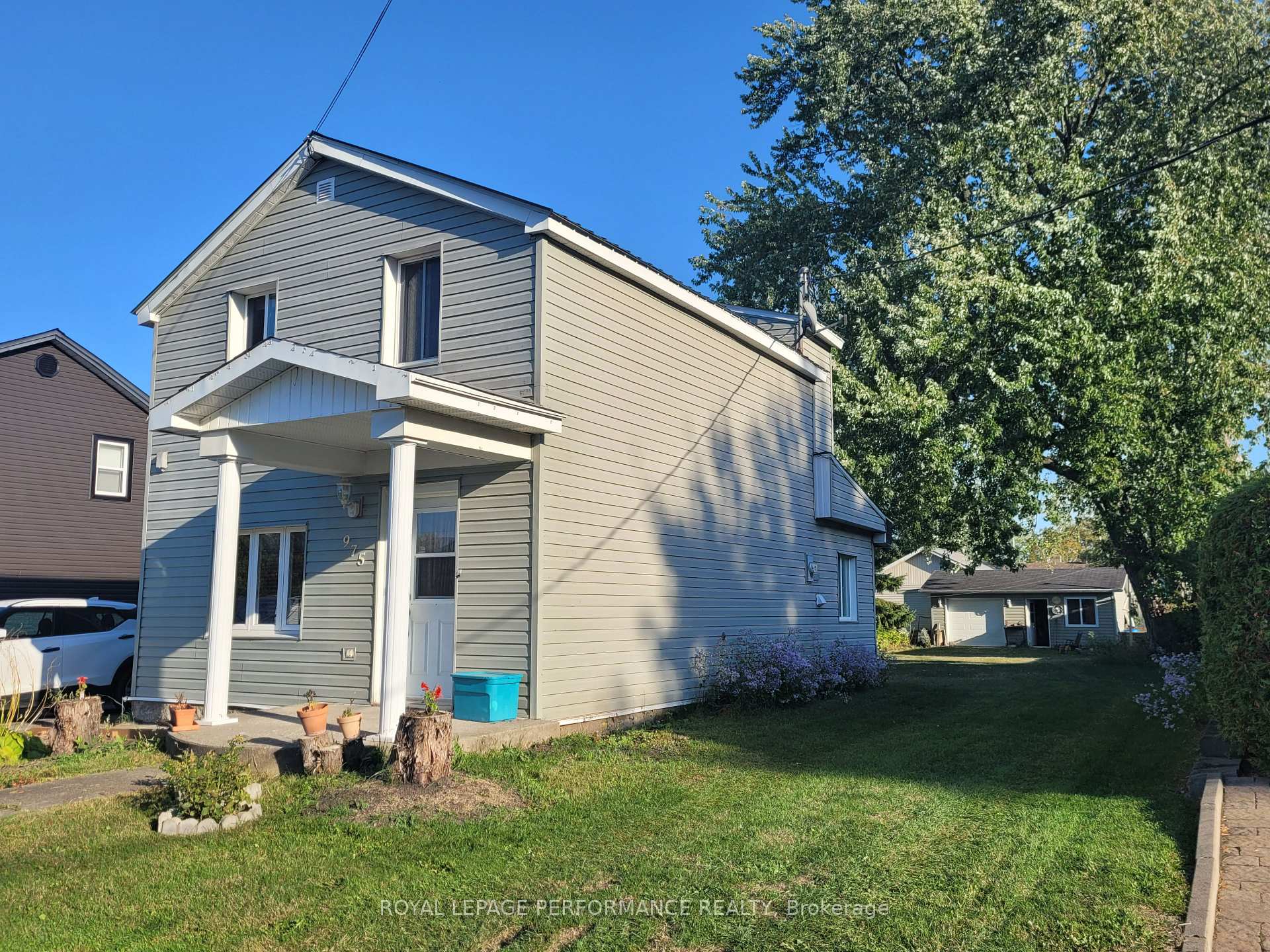 Photo 2 of 975 Queen Street, Champlain, L'Orignal — HOMEH