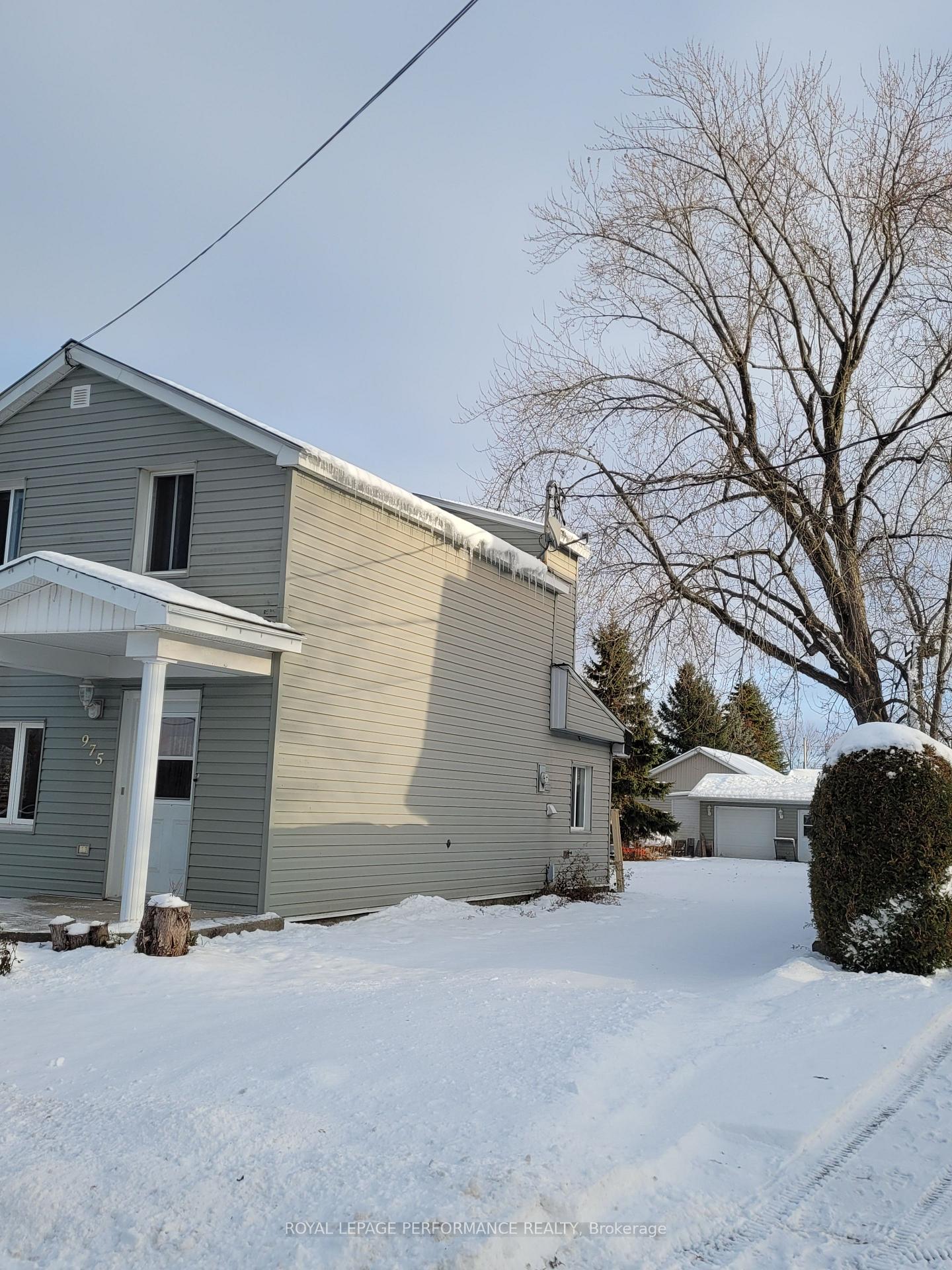 Photo 9 of 975 Queen Street, Champlain, L'Orignal — HOMEH