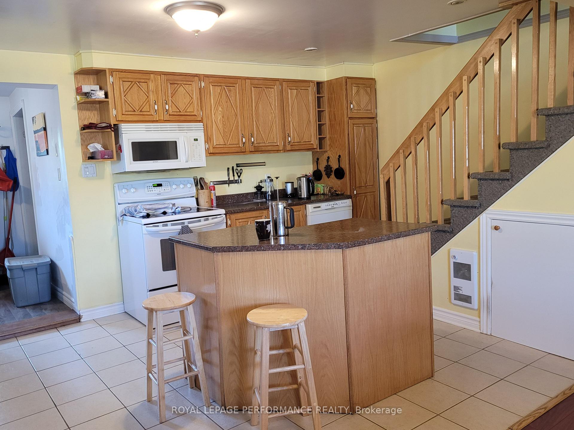 Photo 13 of 975 Queen Street, Champlain, L'Orignal — HOMEH