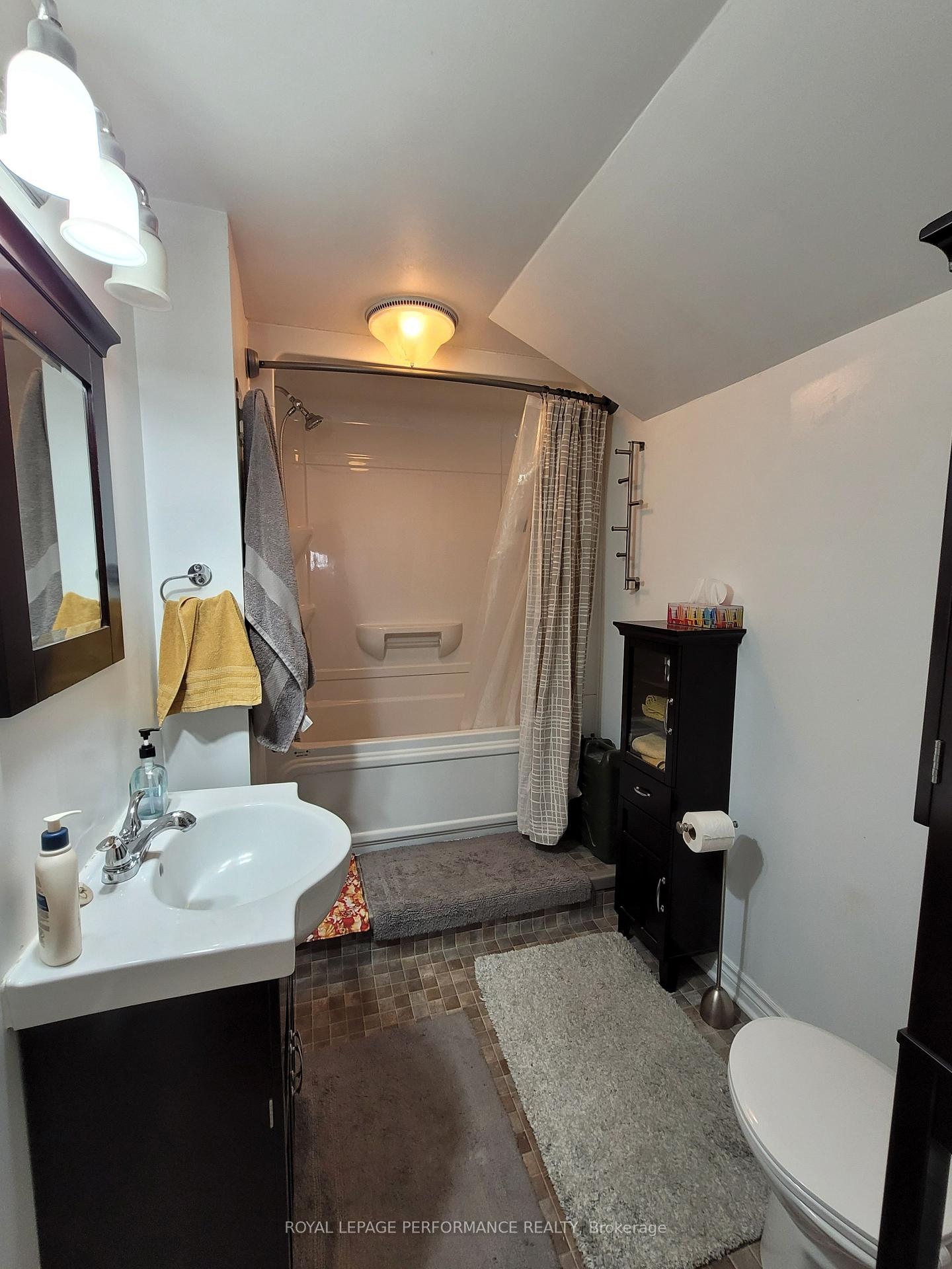 Photo 24 of 975 Queen Street, Champlain, L'Orignal — HOMEH
