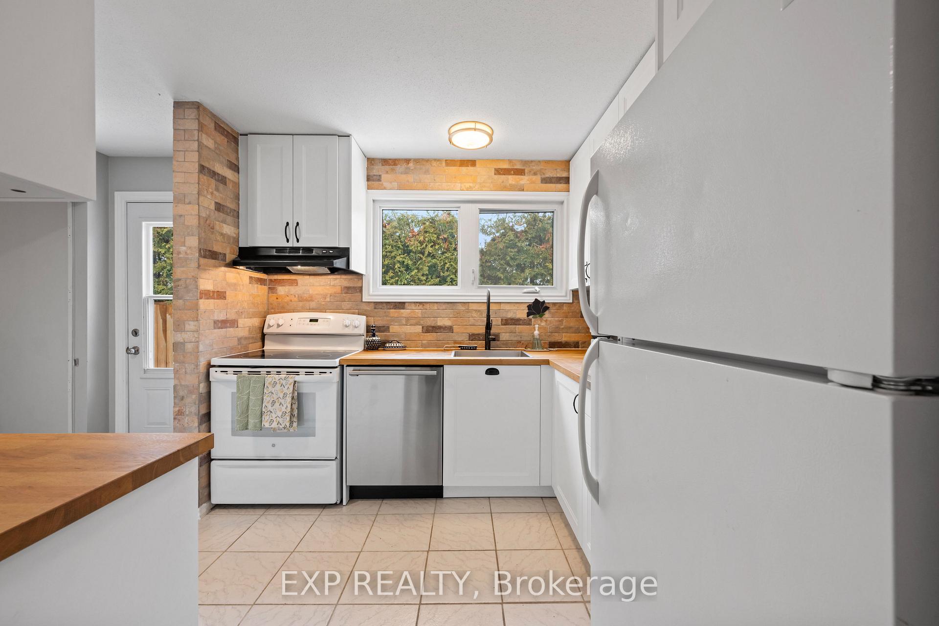 Photo 5 of 26 Leeming Drive, Ottawa, Crystal Beach — HOMEH