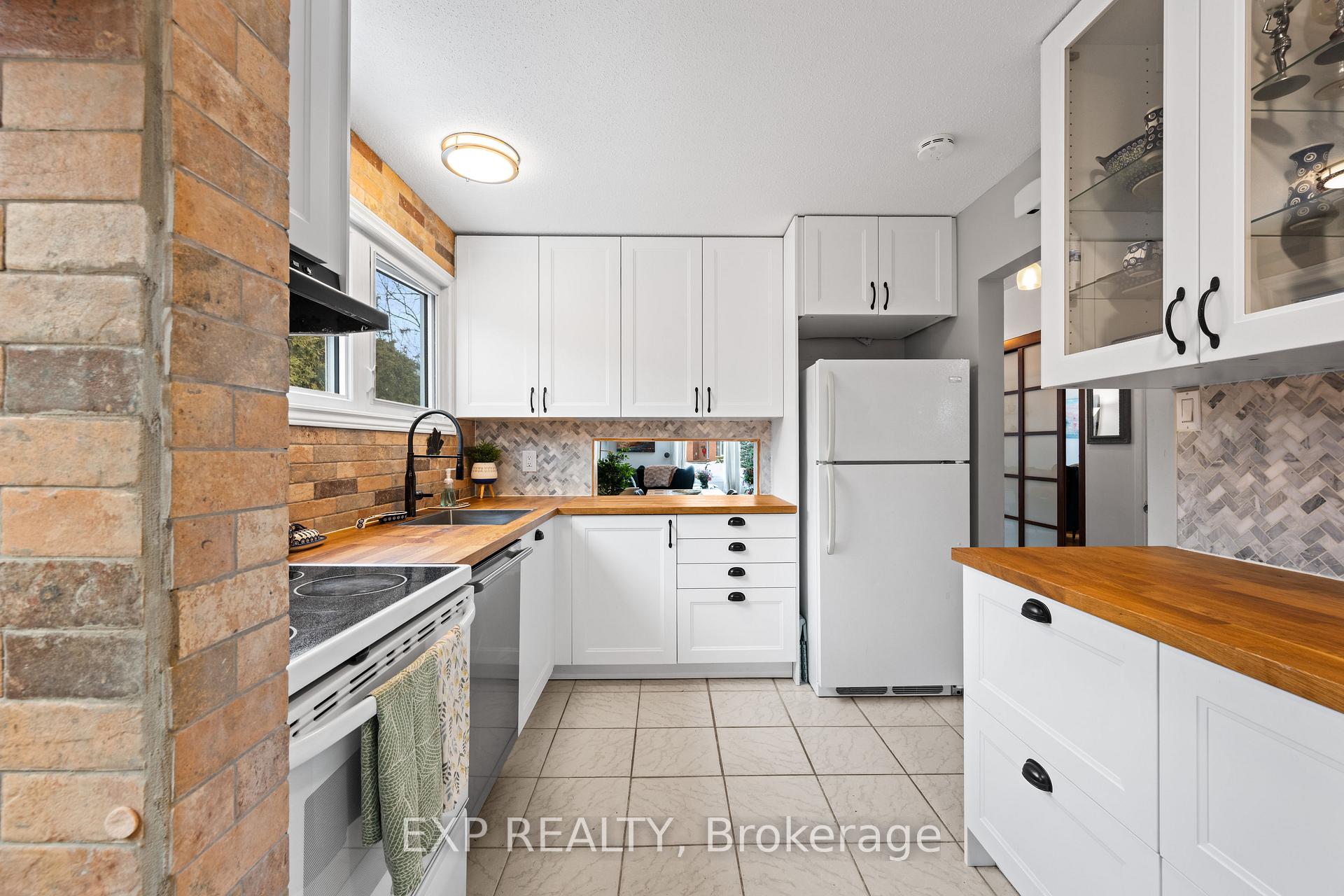 Photo 9 of 26 Leeming Drive, Ottawa, Crystal Beach — HOMEH