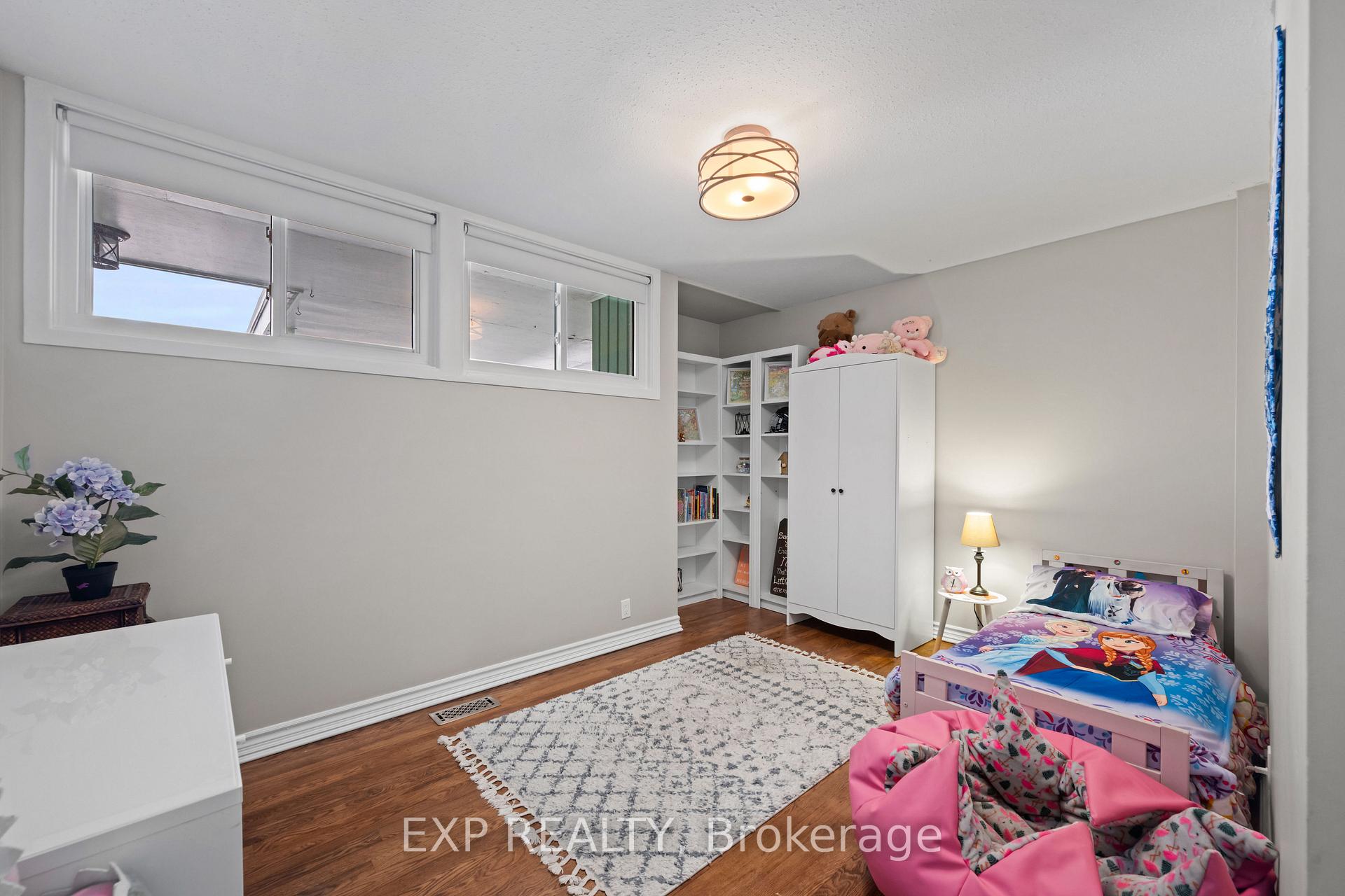 Photo 11 of 26 Leeming Drive, Ottawa, Crystal Beach — HOMEH