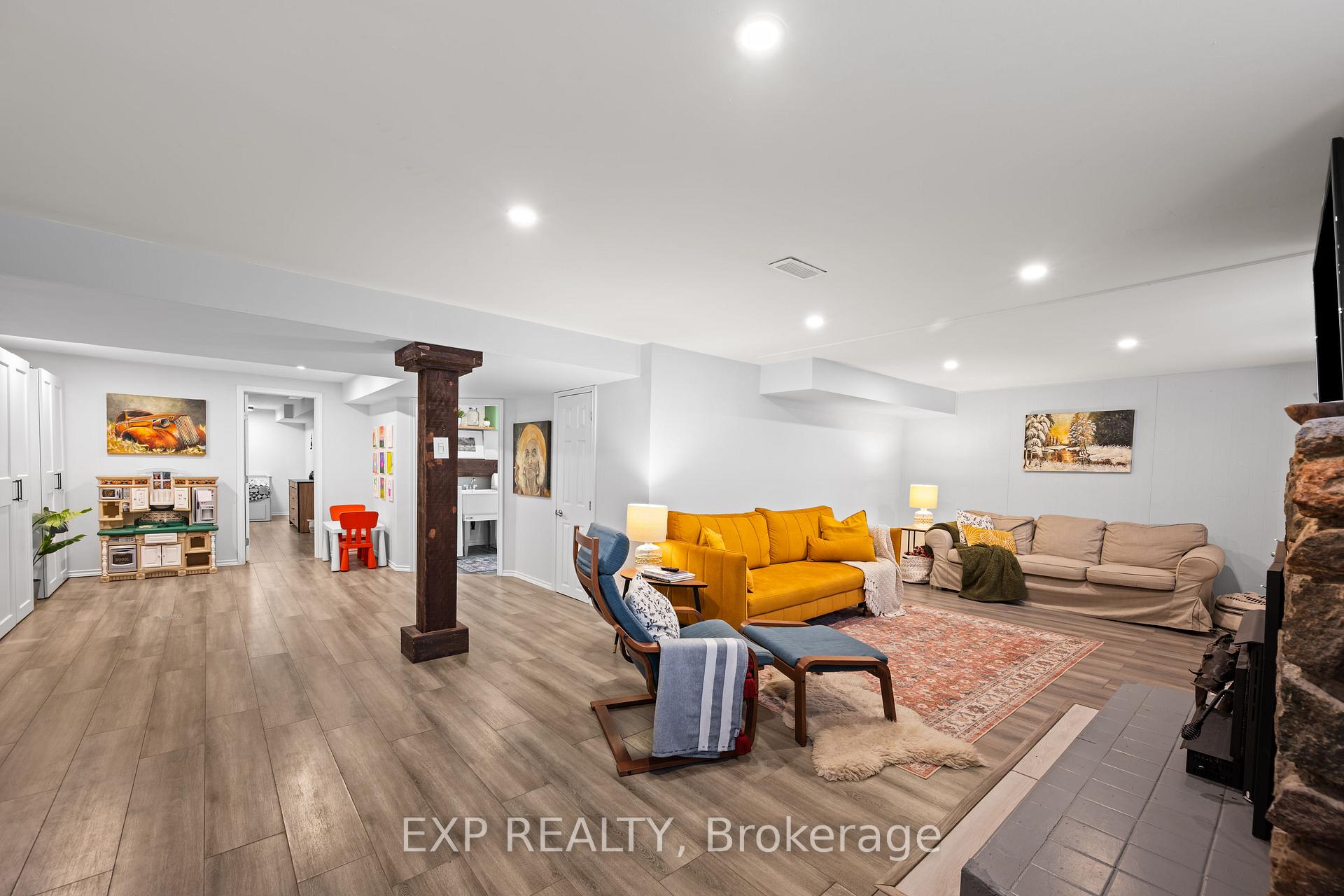 Photo 16 of 26 Leeming Drive, Ottawa, Crystal Beach — HOMEH
