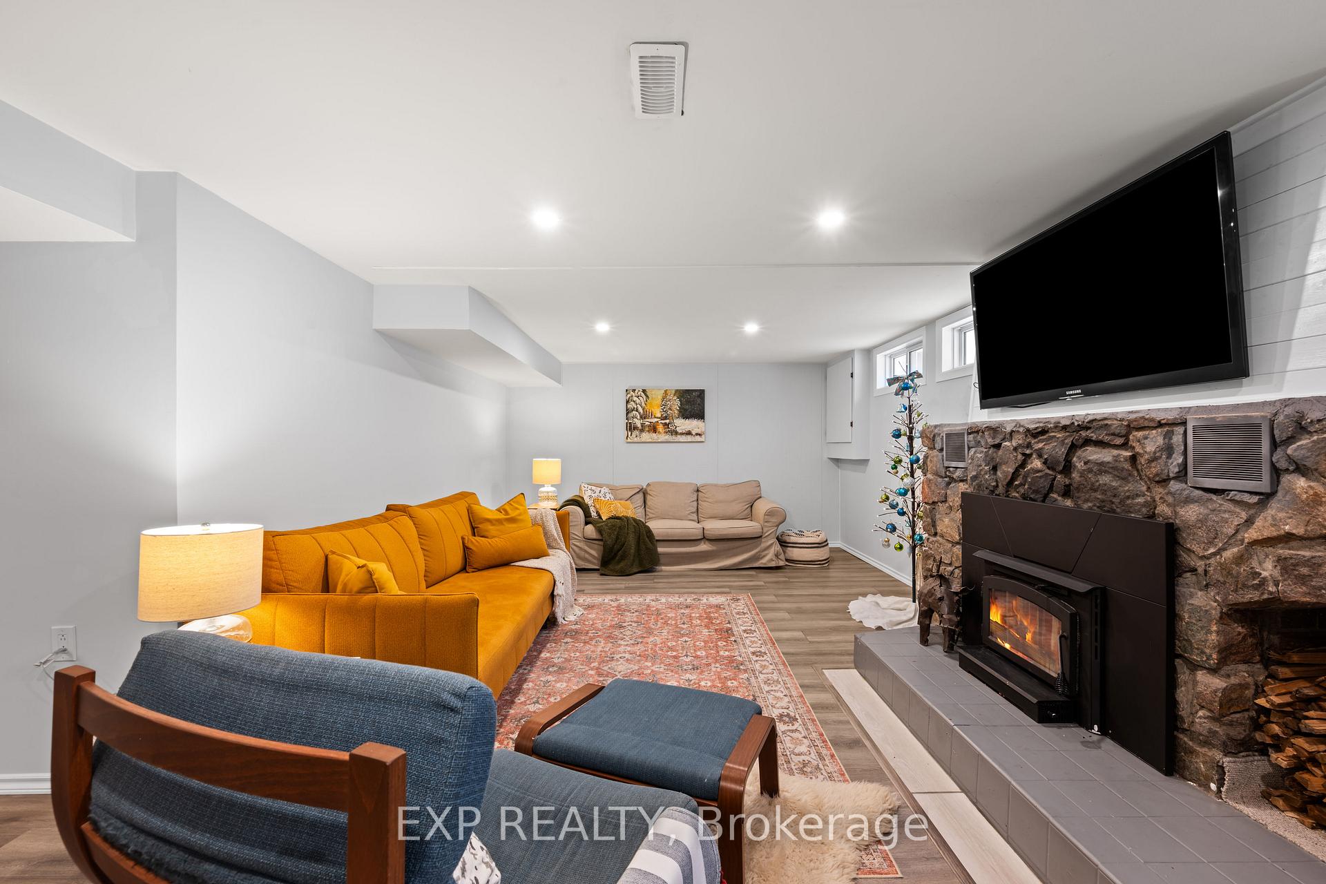Photo 23 of 26 Leeming Drive, Ottawa, Crystal Beach — HOMEH