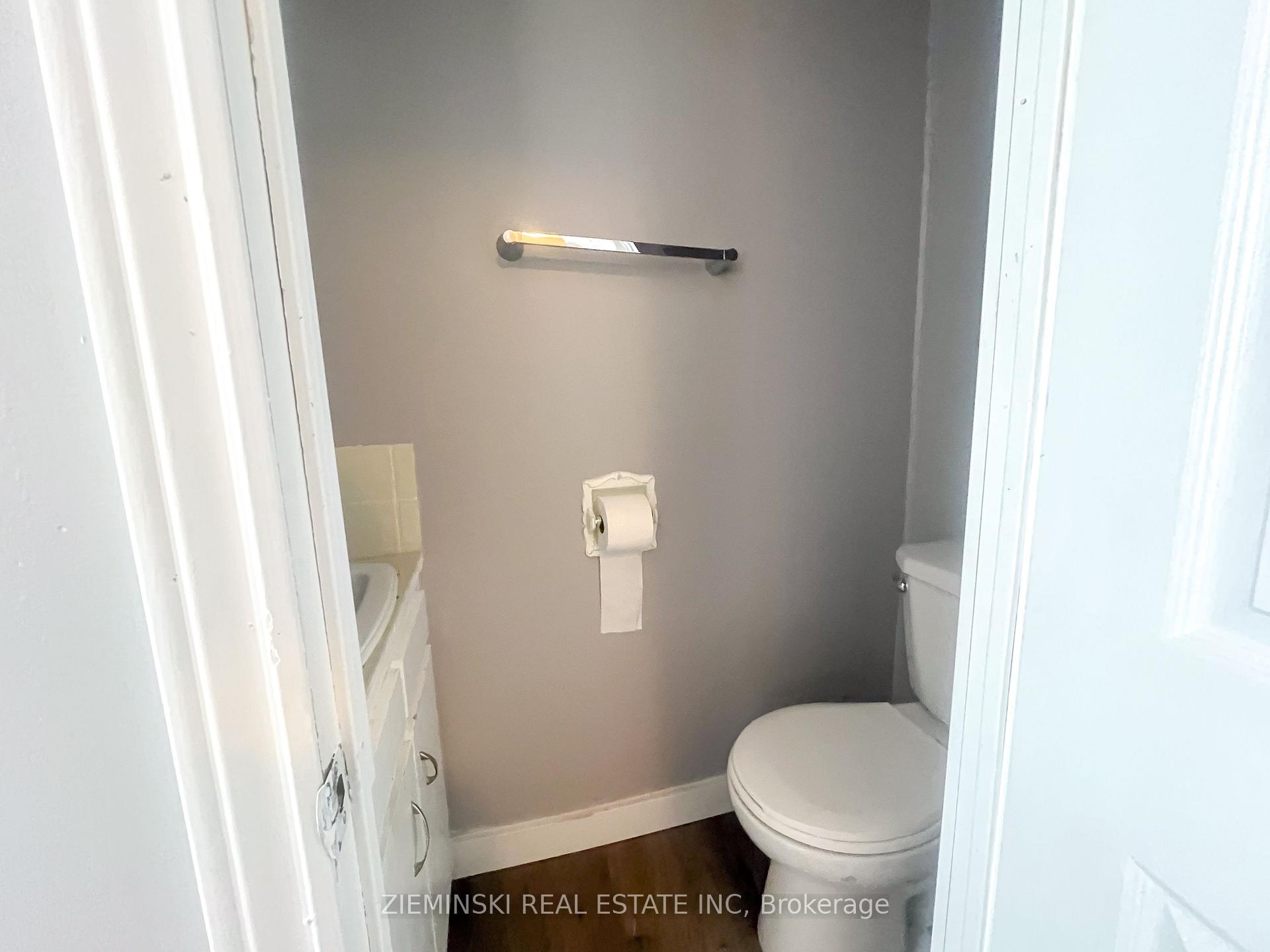 Photo 6 of Unit A, 15 Fourth Street, Cochrane — HOMEH