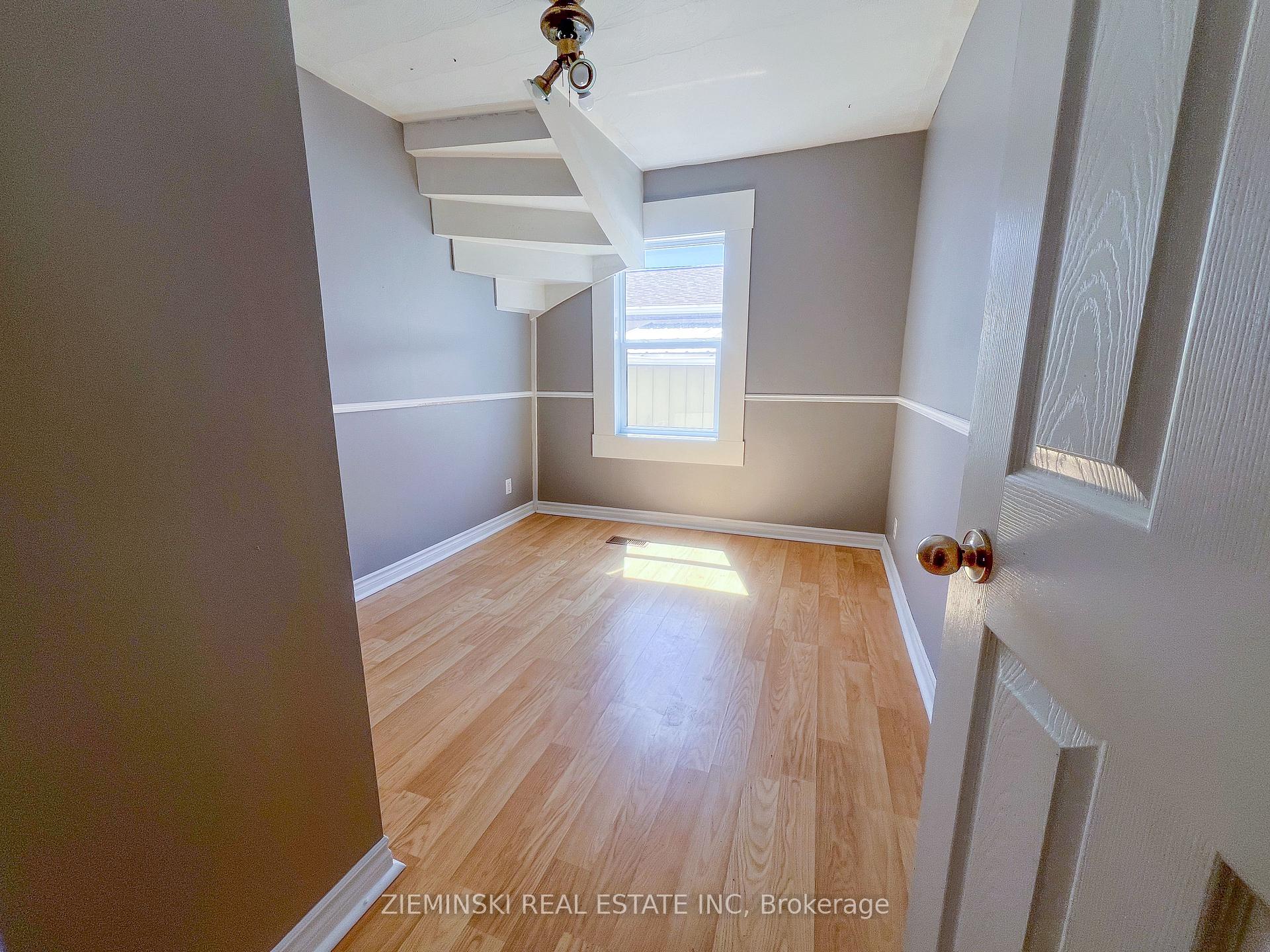 Photo 7 of Unit A, 15 Fourth Street, Cochrane — HOMEH