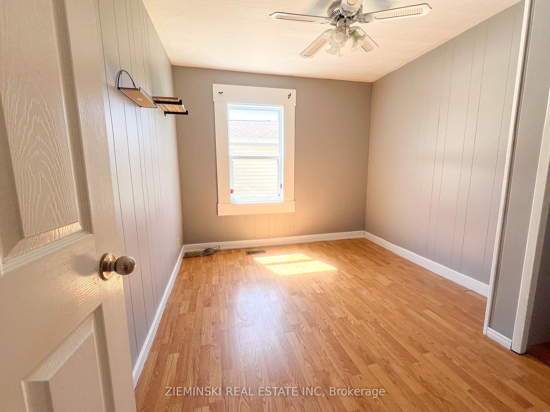 Photo 10 of Unit A, 15 Fourth Street, Cochrane — HOMEH