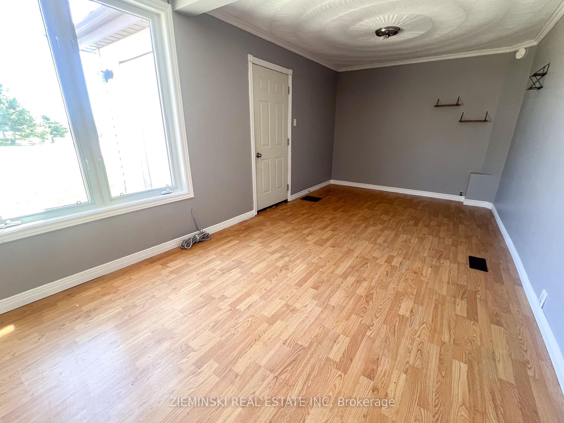 Photo 14 of Unit A, 15 Fourth Street, Cochrane — HOMEH