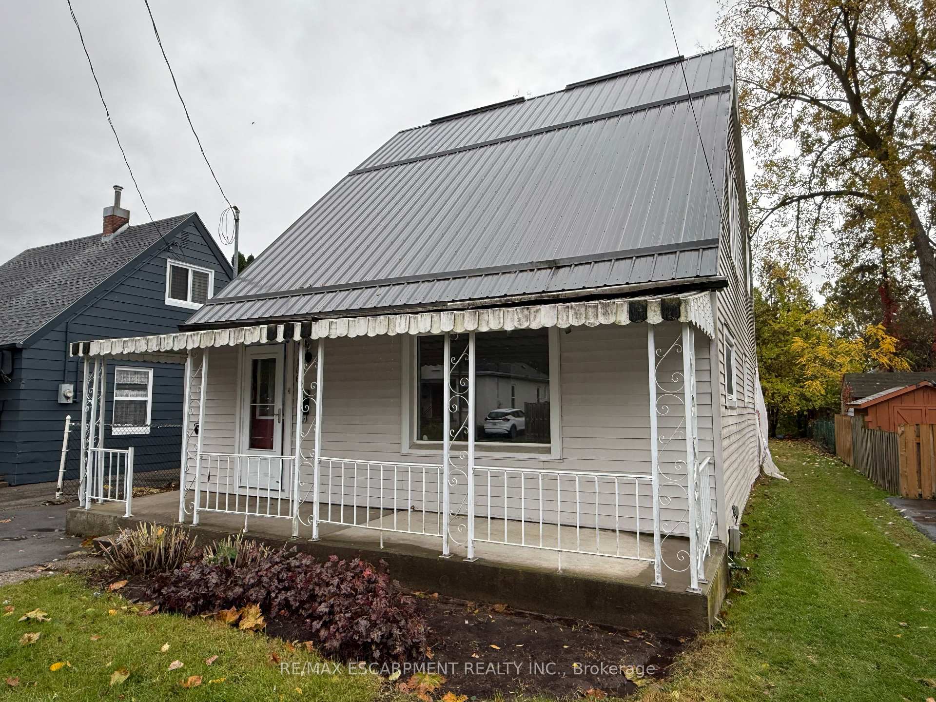Photo 6 of 106 Aberdeen Avenue, Brantford — HOMEH