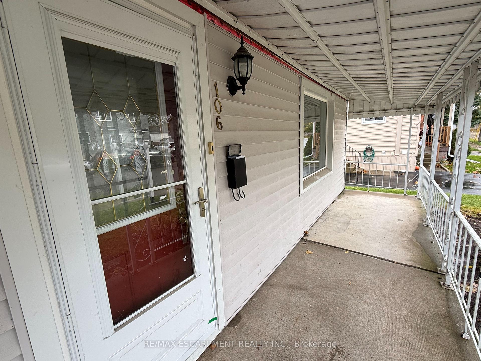 Photo 5 of 106 Aberdeen Avenue, Brantford — HOMEH