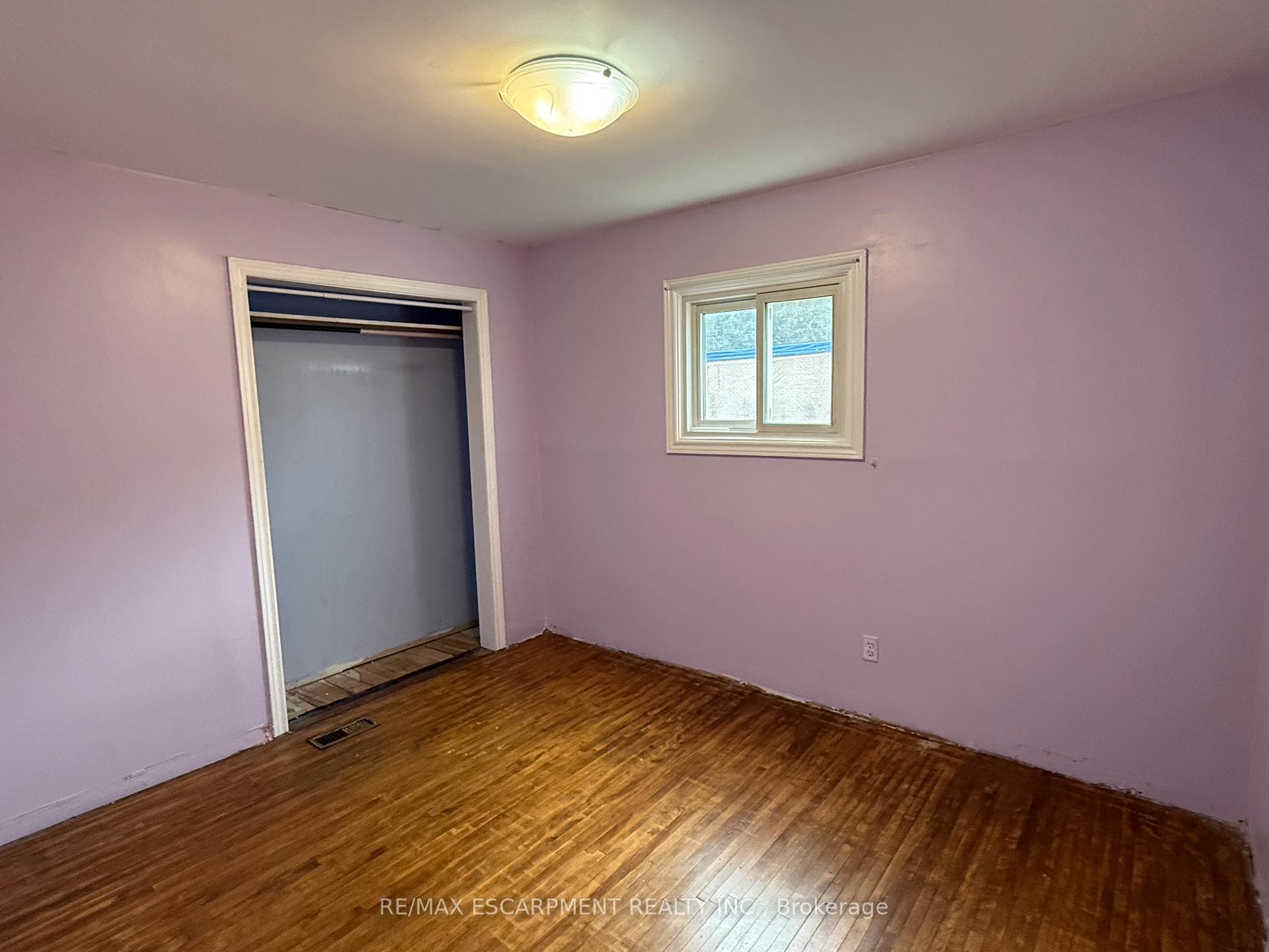 Photo 9 of 106 Aberdeen Avenue, Brantford — HOMEH