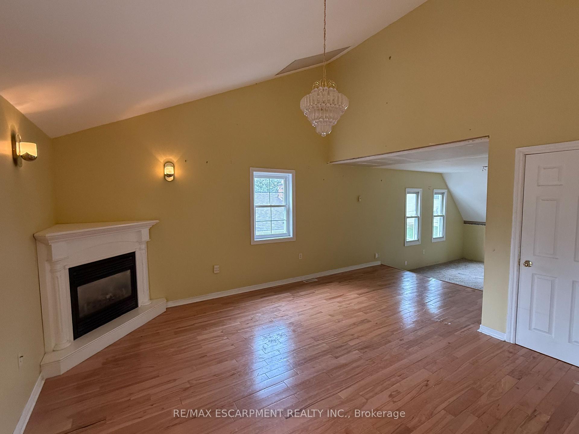 Photo 17 of 106 Aberdeen Avenue, Brantford — HOMEH