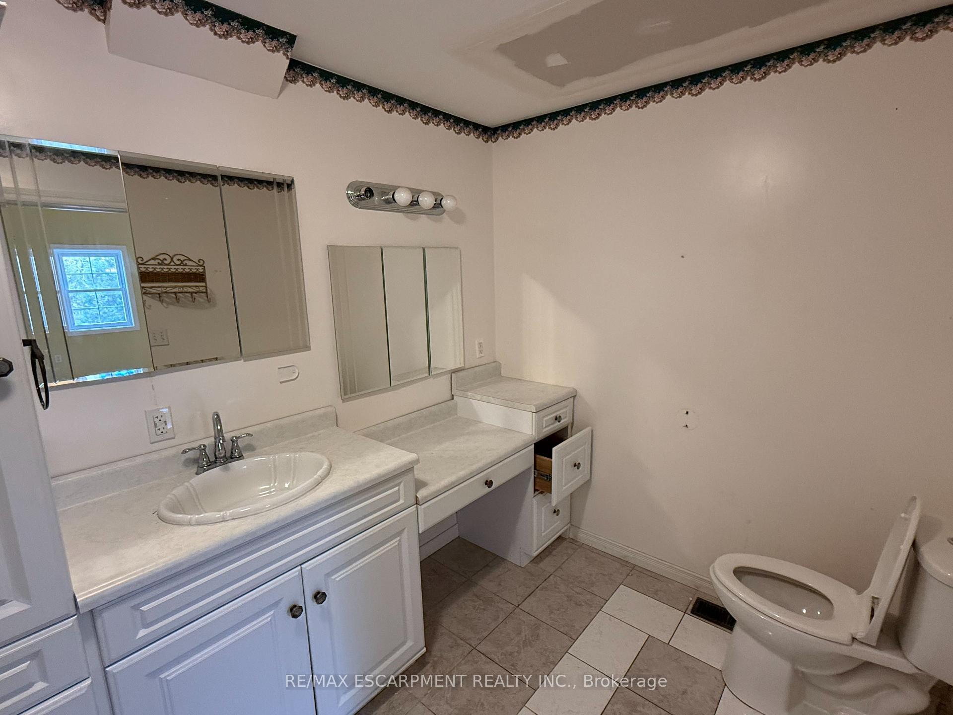 Photo 18 of 106 Aberdeen Avenue, Brantford — HOMEH