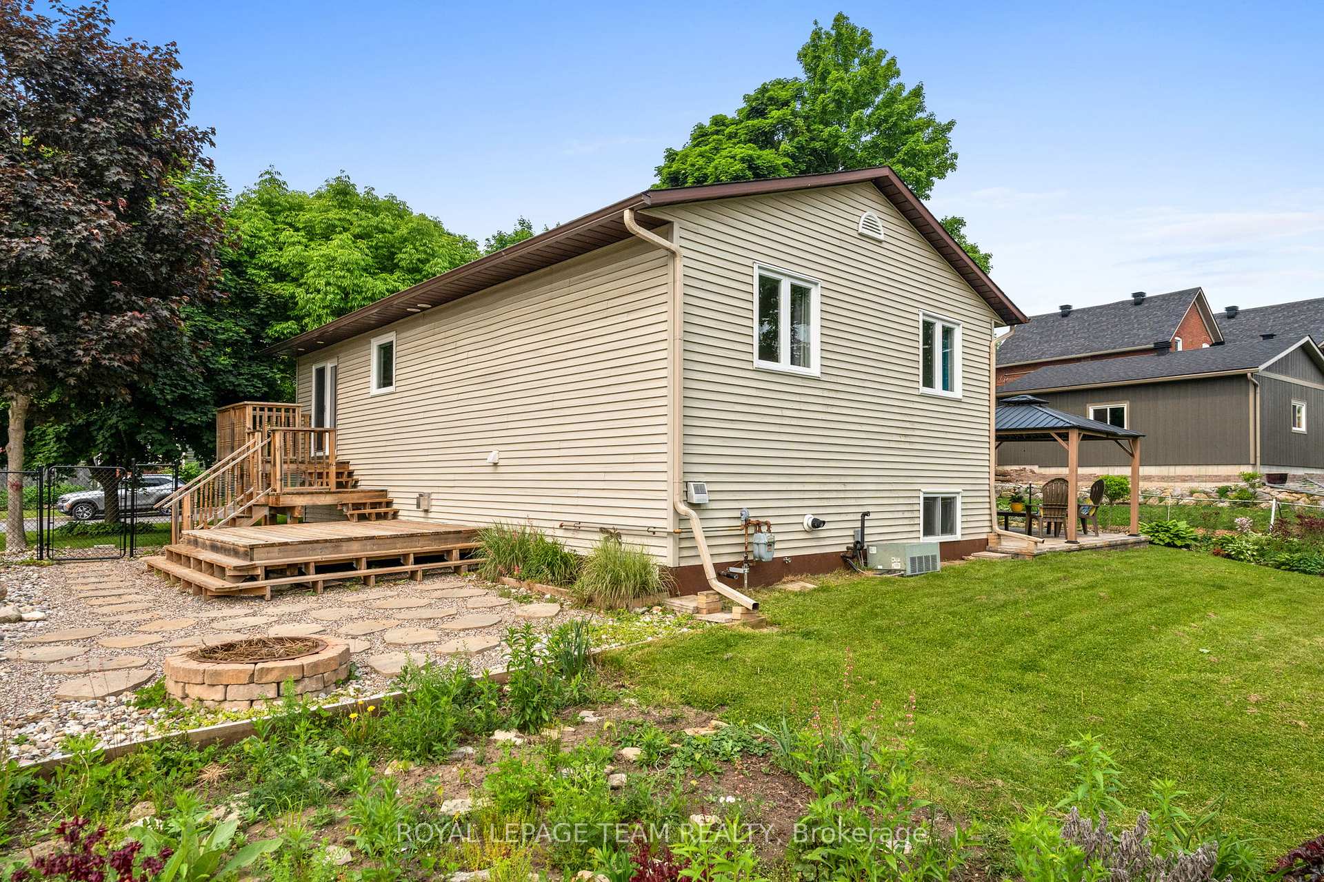 Photo 3 of 105 Campbell Street, Carleton Place — HOMEH