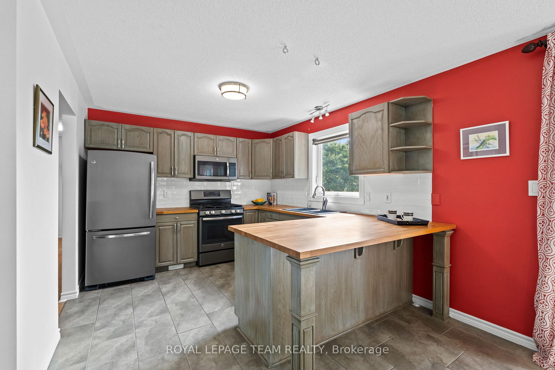 Photo 21 of 105 Campbell Street, Carleton Place — HOMEH