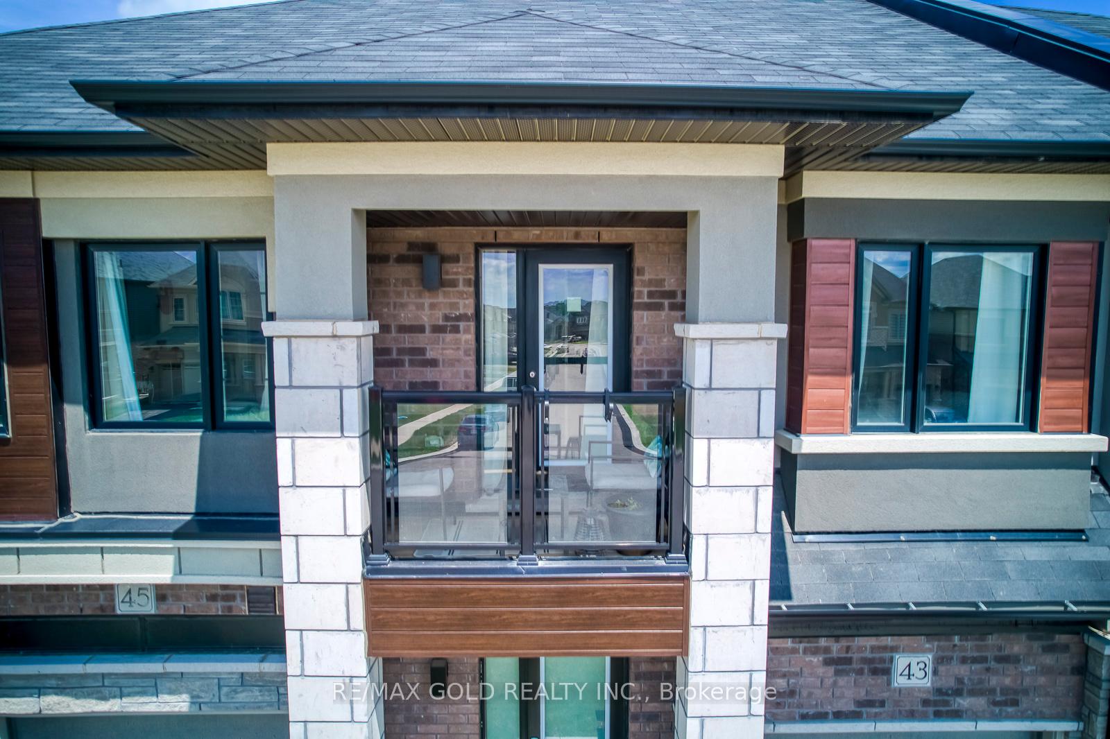 Photo 2 of 43 George Brier Drive W, Brant, Paris — HOMEH