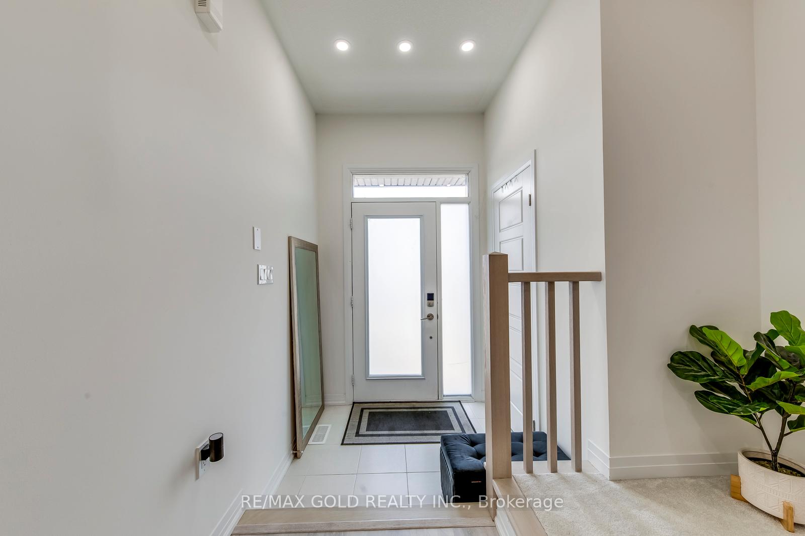 Photo 5 of 43 George Brier Drive W, Brant, Paris — HOMEH