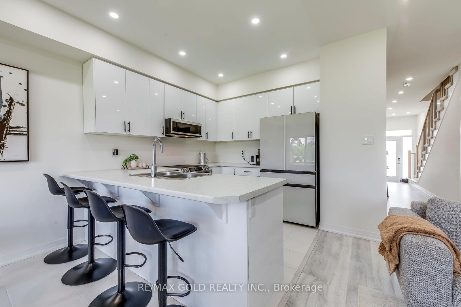 Photo 9 of 43 George Brier Drive W, Brant, Paris — HOMEH
