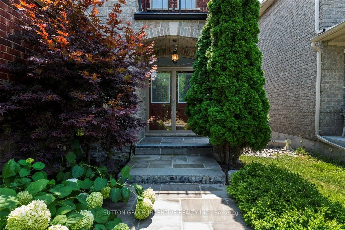 Photo 2 of 169 Birkhall Place, Barrie, Innis-Shore — HOMEH