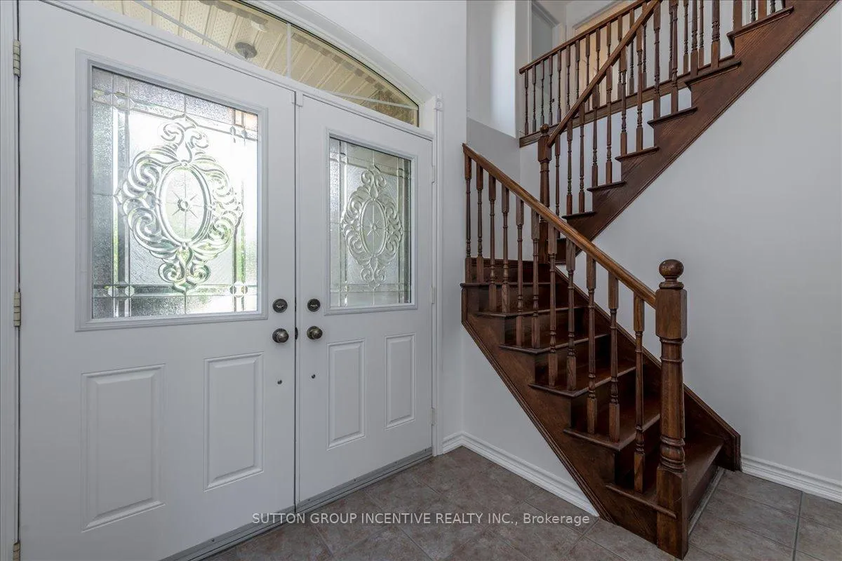 Photo 3 of 169 Birkhall Place, Barrie, Innis-Shore — HOMEH