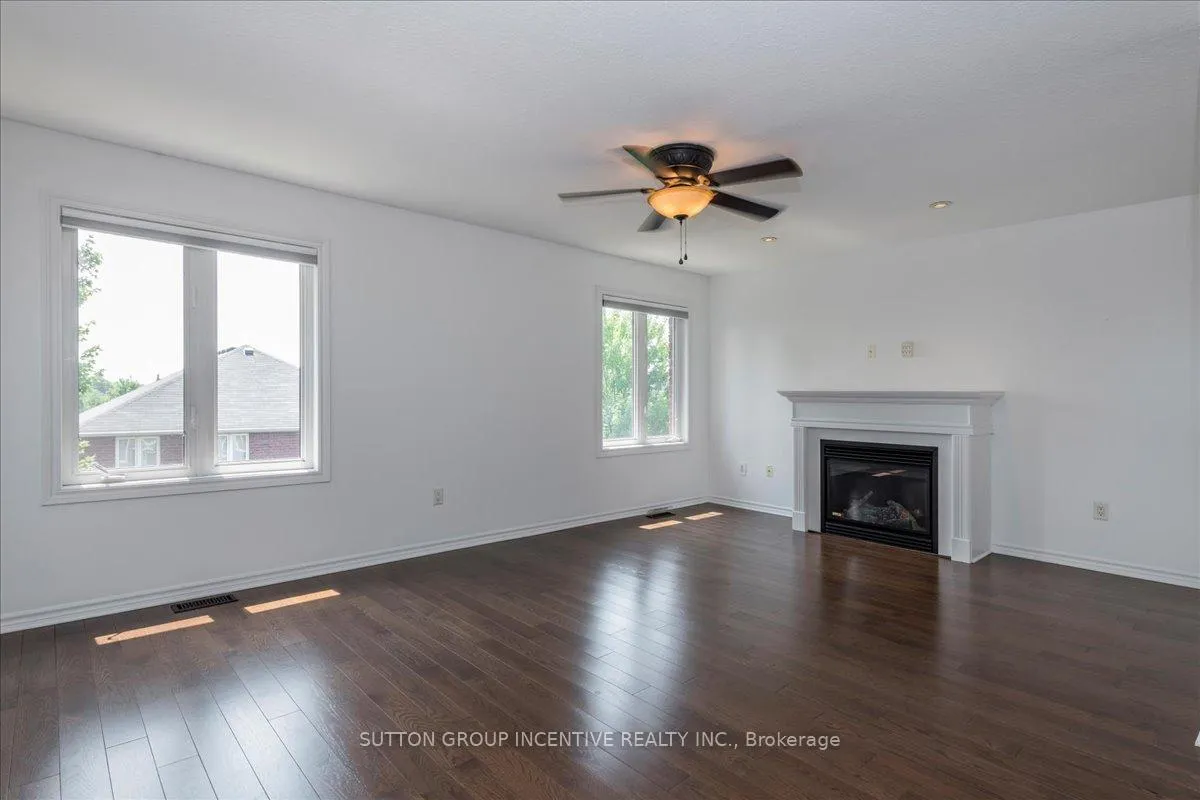 Photo 15 of 169 Birkhall Place, Barrie, Innis-Shore — HOMEH