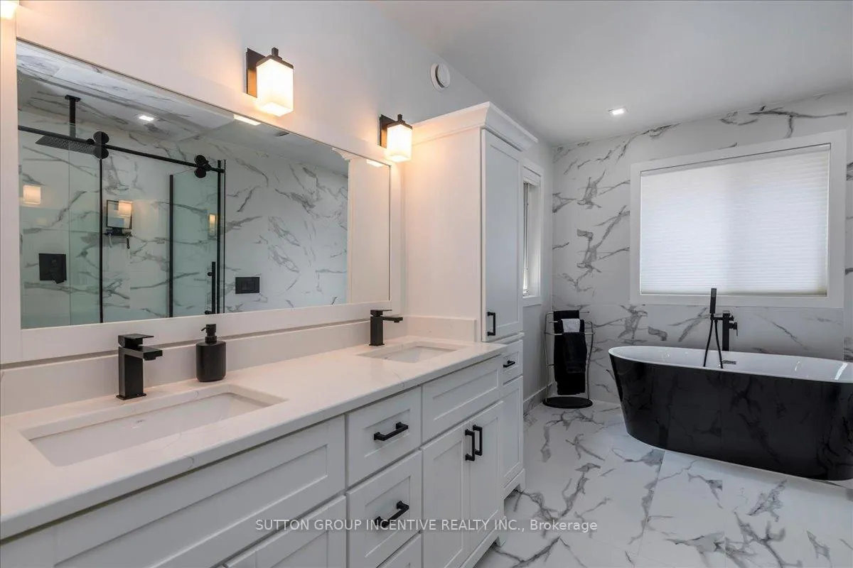 Photo 17 of 169 Birkhall Place, Barrie, Innis-Shore — HOMEH