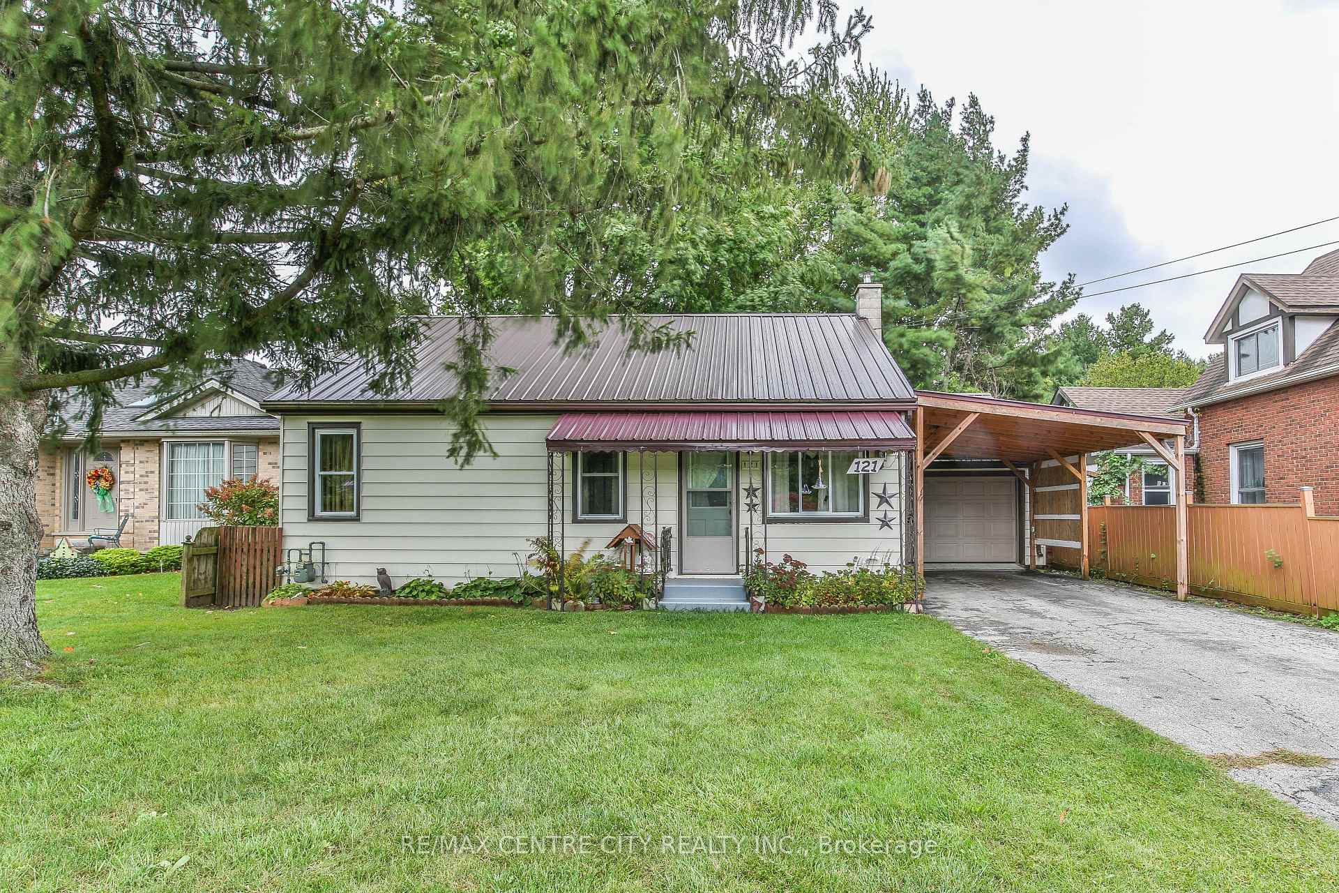 Photo 2 of 121 St Andrew Street, Aylmer — HOMEH