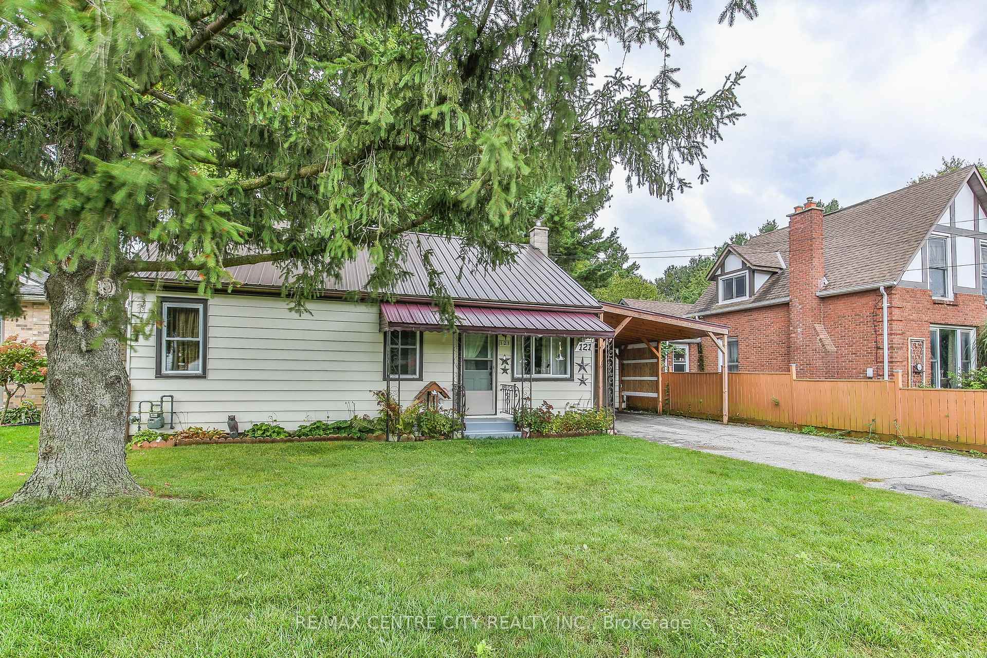 Photo 3 of 121 St Andrew Street, Aylmer — HOMEH