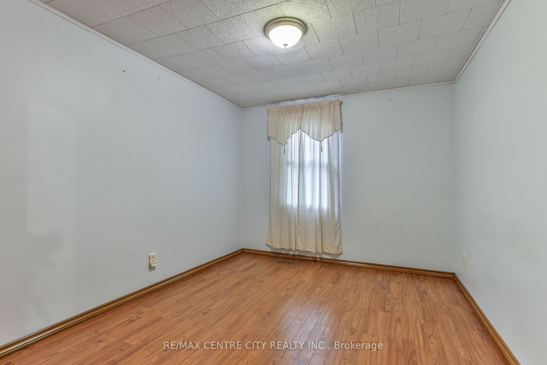 Photo 11 of 121 St Andrew Street, Aylmer — HOMEH