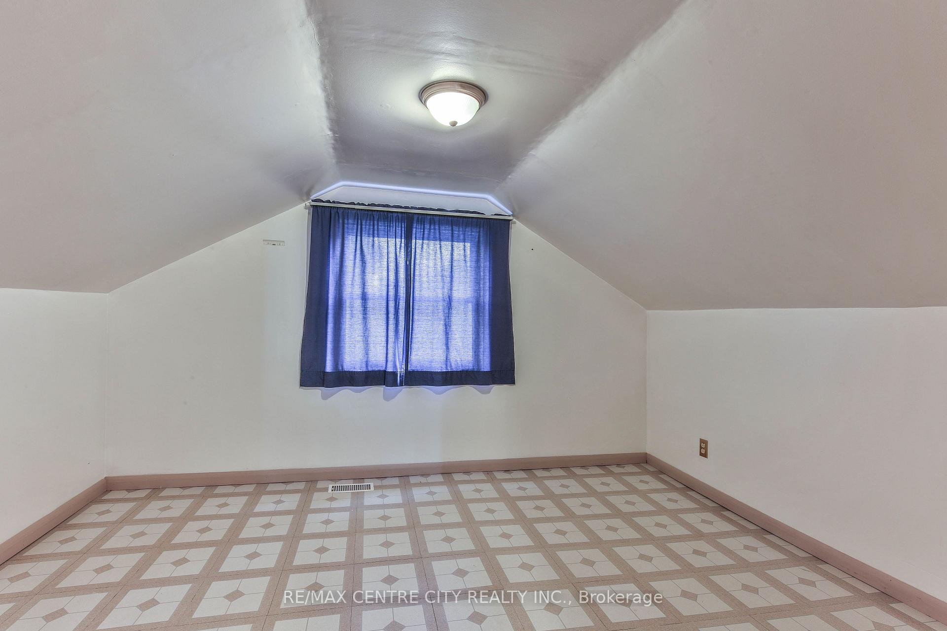 Photo 16 of 121 St Andrew Street, Aylmer — HOMEH