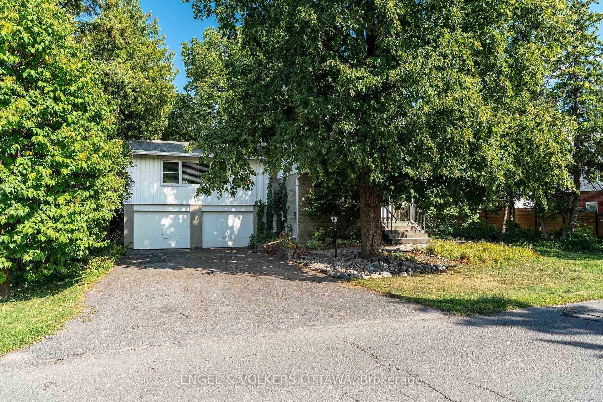 Photo 1 of 23 Trillium Avenue, Ottawa, City View/Skyline/Fisher Heights/Parkwood Hills — HOMEH