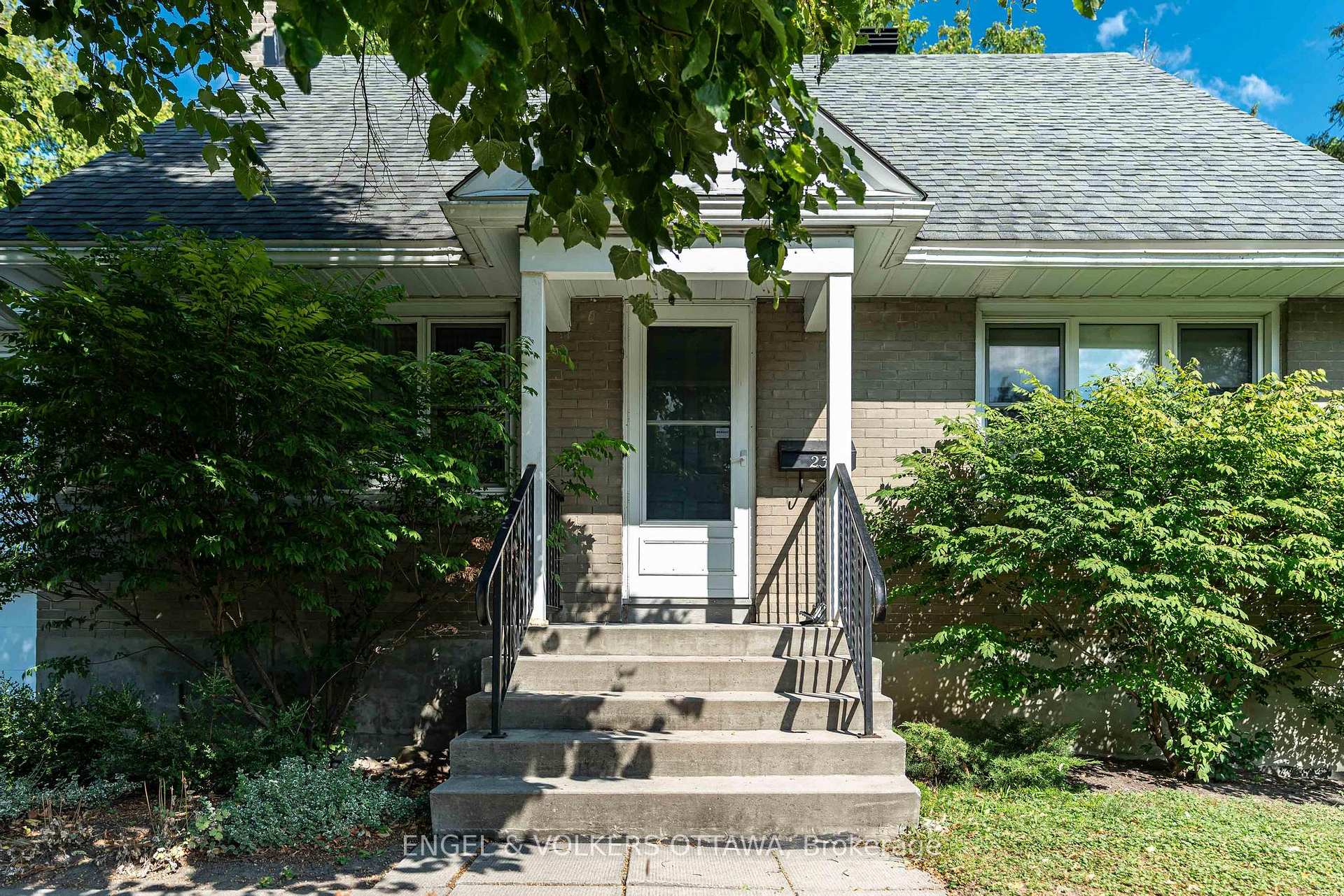 Photo 3 of 23 Trillium Avenue, Ottawa, City View/Skyline/Fisher Heights/Parkwood Hills — HOMEH