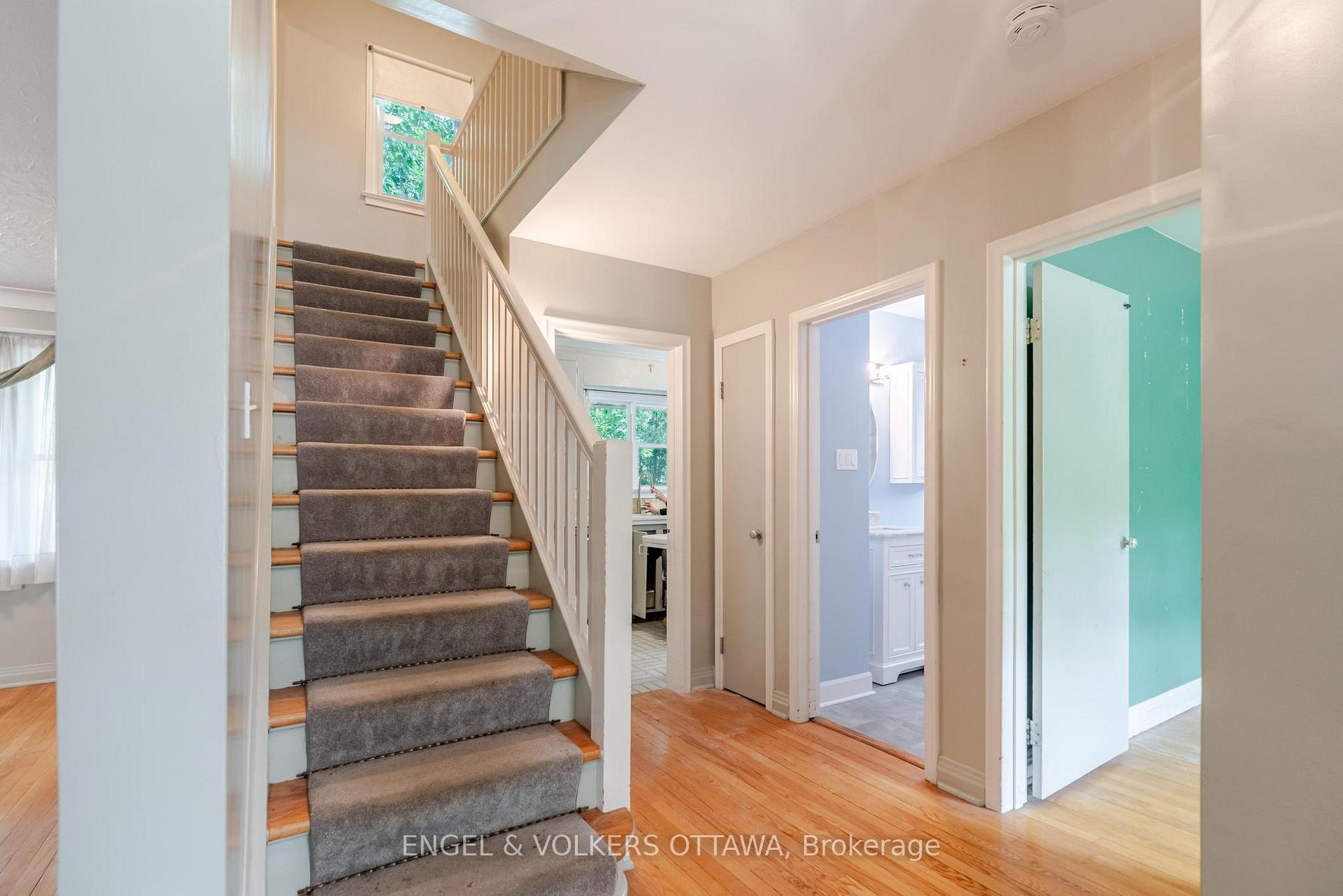 Photo 6 of 23 Trillium Avenue, Ottawa, City View/Skyline/Fisher Heights/Parkwood Hills — HOMEH