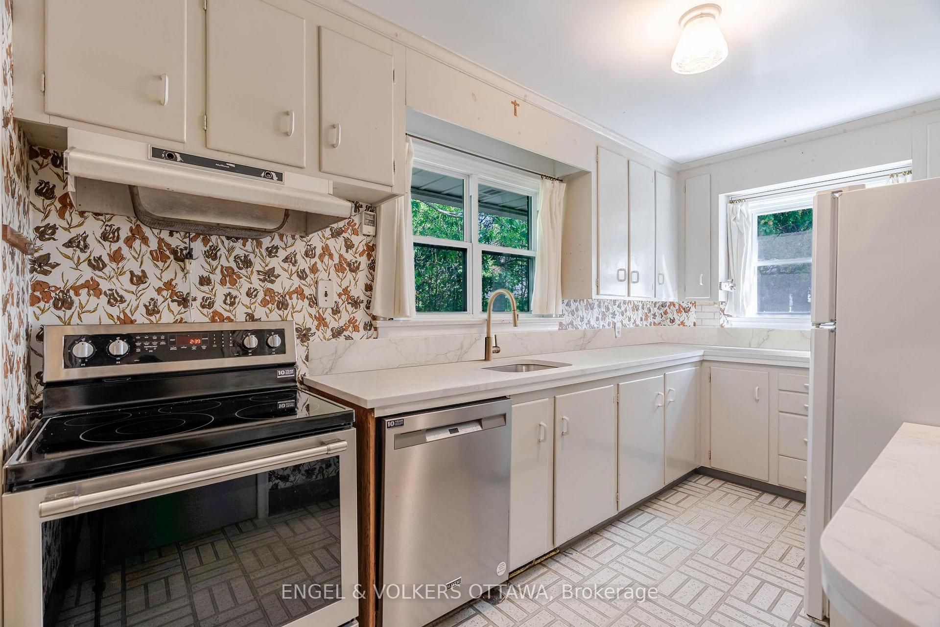 Photo 25 of 23 Trillium Avenue, Ottawa, City View/Skyline/Fisher Heights/Parkwood Hills — HOMEH