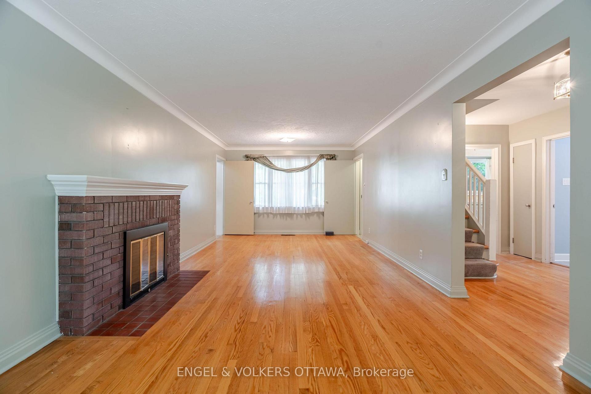 Photo 9 of 23 Trillium Avenue, Ottawa, City View/Skyline/Fisher Heights/Parkwood Hills — HOMEH