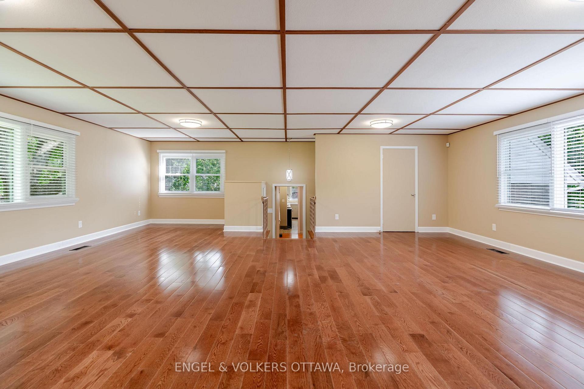 Photo 10 of 23 Trillium Avenue, Ottawa, City View/Skyline/Fisher Heights/Parkwood Hills — HOMEH