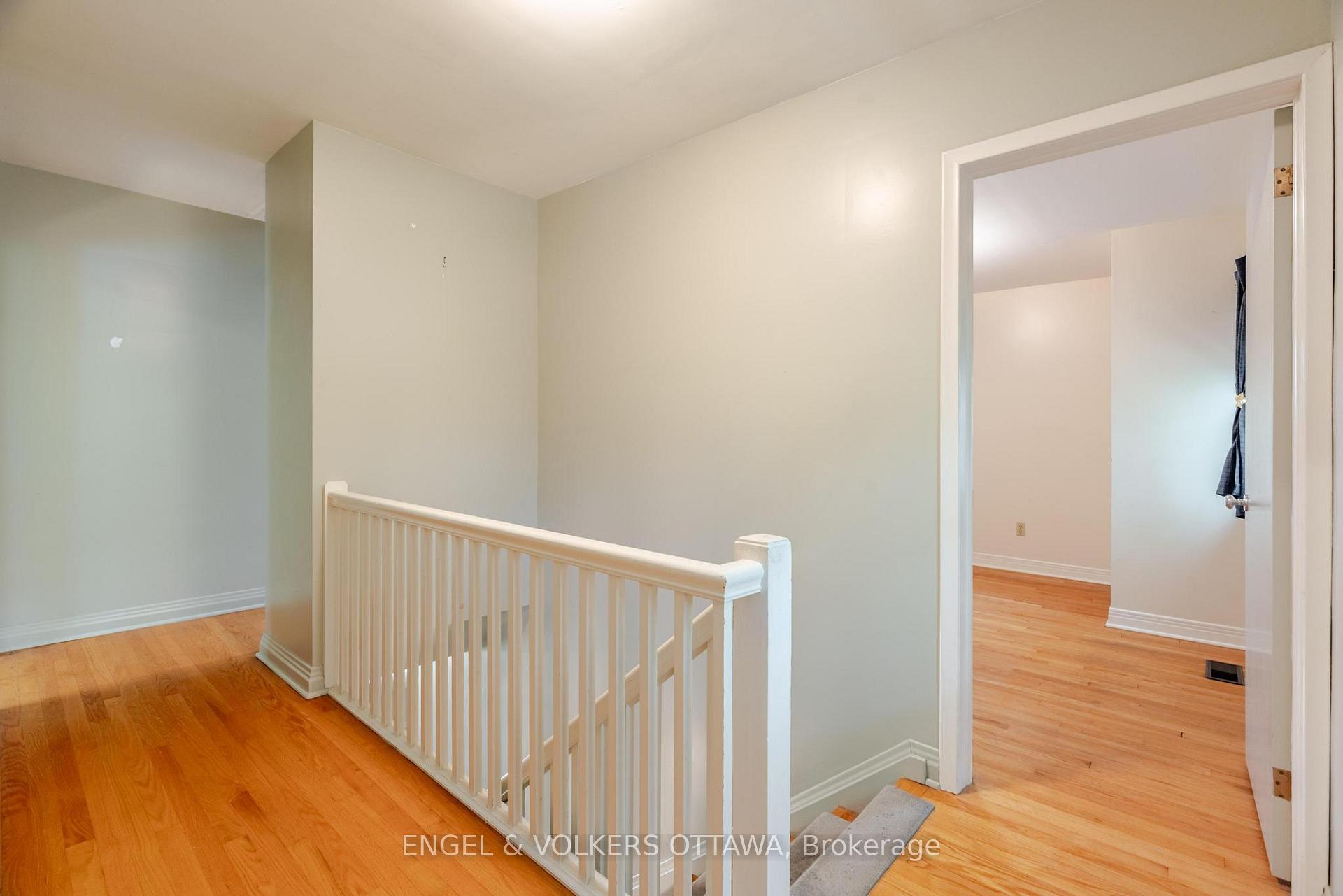 Photo 13 of 23 Trillium Avenue, Ottawa, City View/Skyline/Fisher Heights/Parkwood Hills — HOMEH
