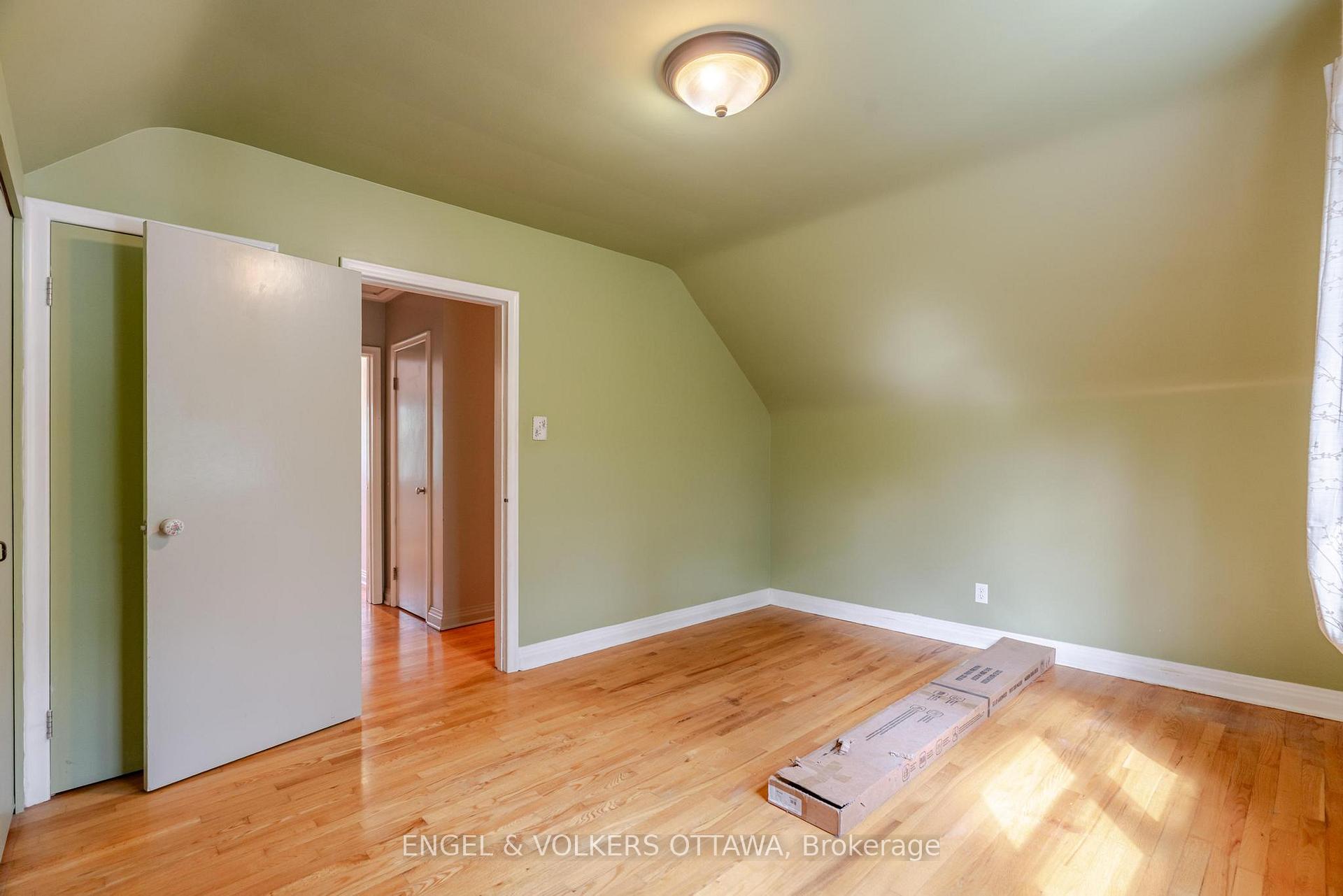 Photo 23 of 23 Trillium Avenue, Ottawa, City View/Skyline/Fisher Heights/Parkwood Hills — HOMEH