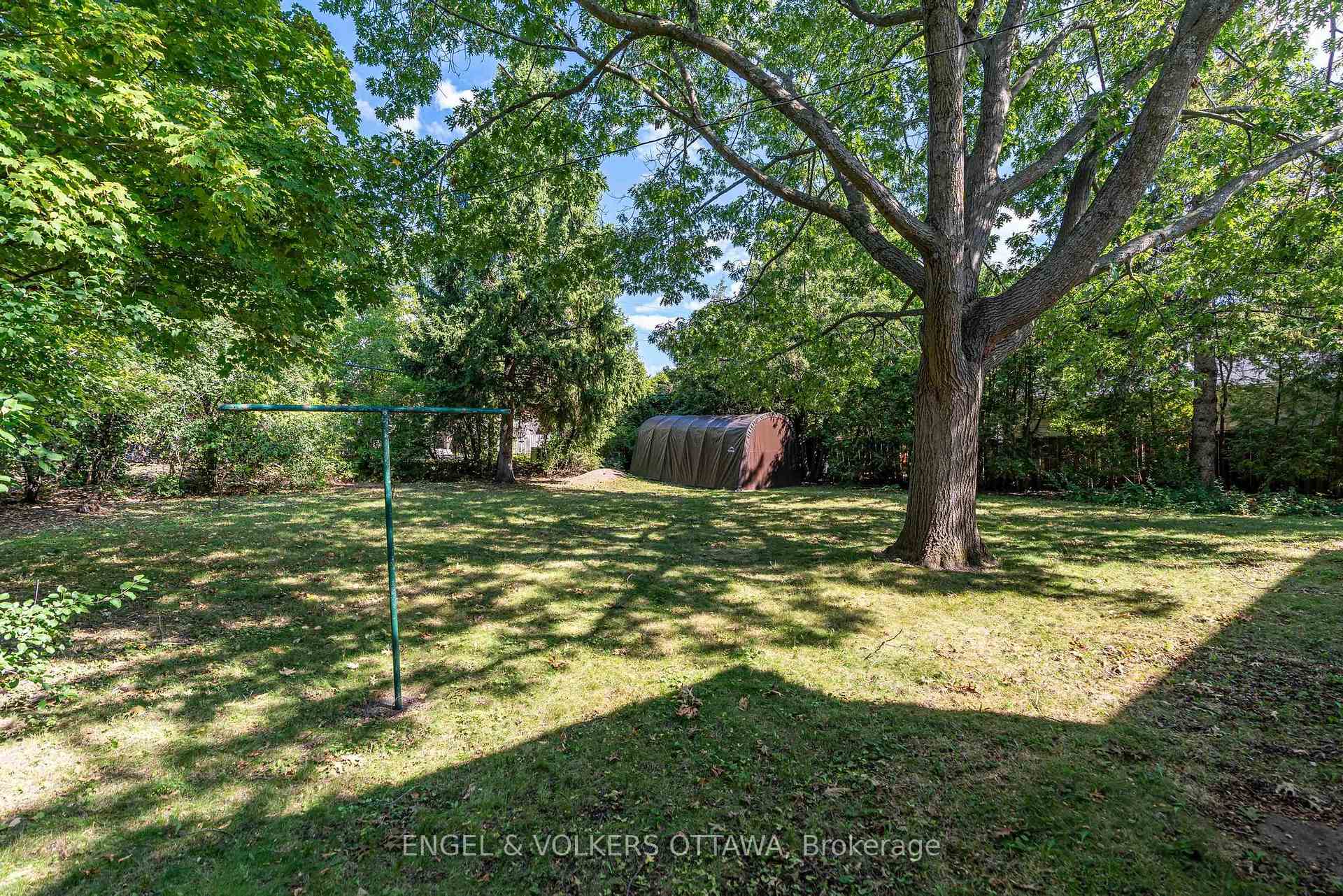 Photo 34 of 23 Trillium Avenue, Ottawa, City View/Skyline/Fisher Heights/Parkwood Hills — HOMEH