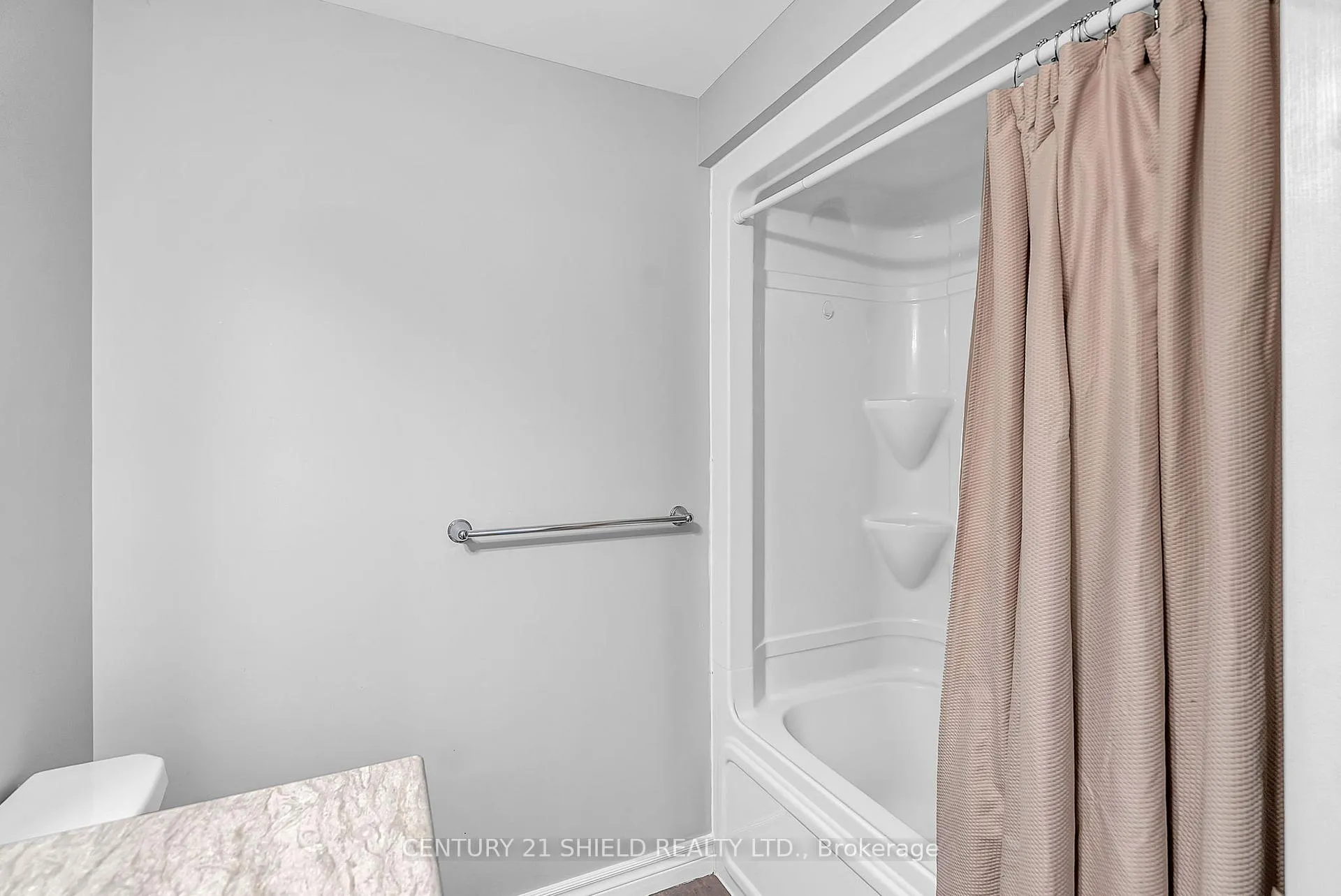 Photo 11 of 215 Third Street W, Cornwall — HOMEH