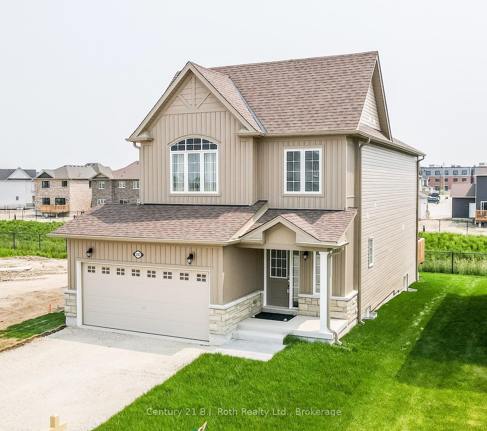 Photo 1 of 243 McKenzie Drive, Clearview, Stayner — HOMEH