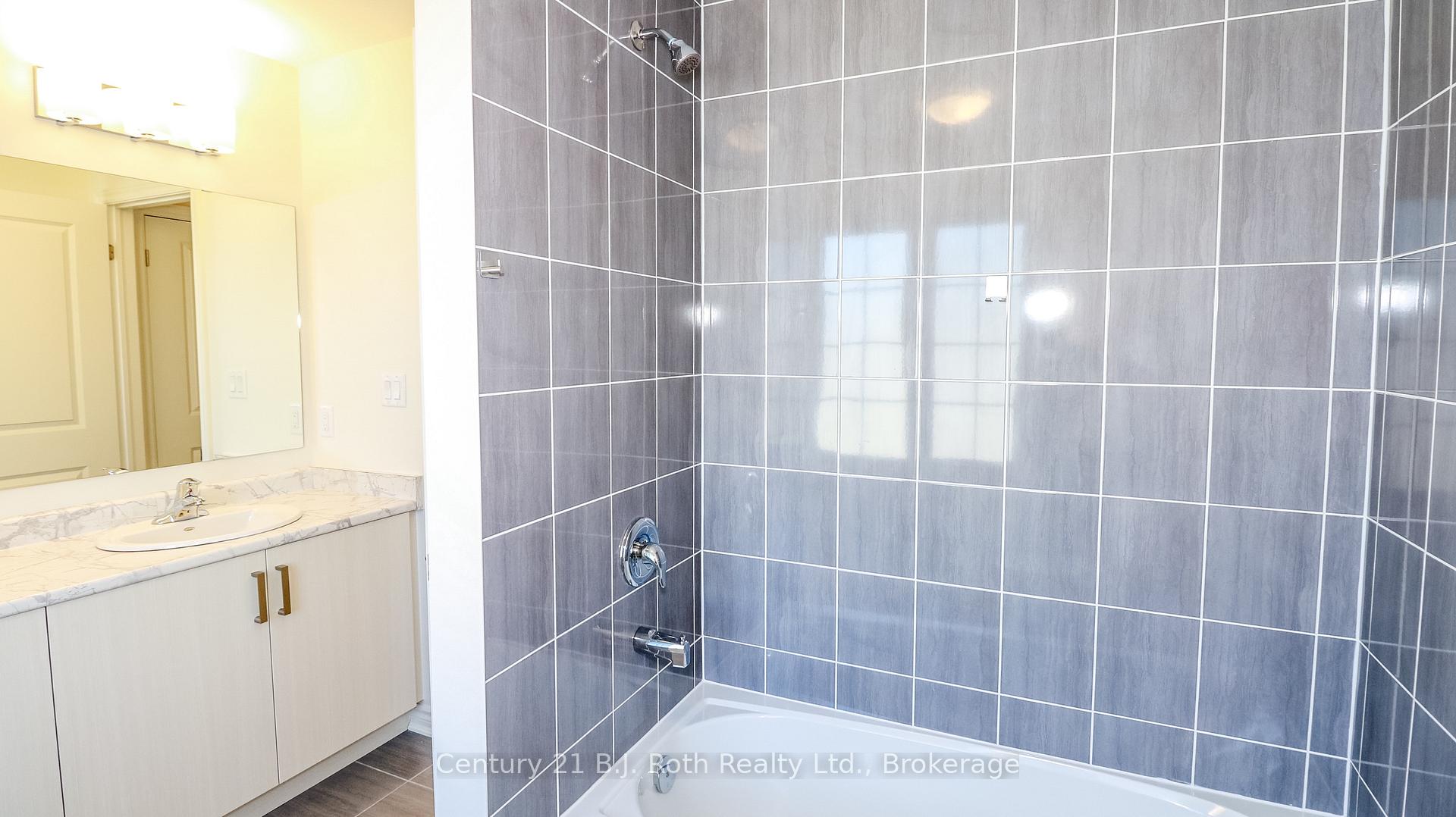 Photo 8 of 243 McKenzie Drive, Clearview, Stayner — HOMEH