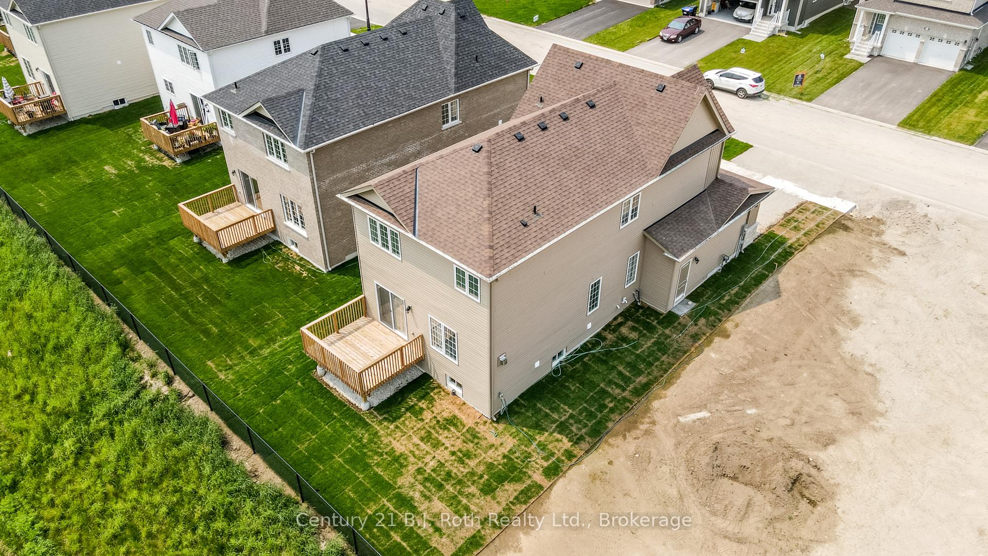 Photo 14 of 243 McKenzie Drive, Clearview, Stayner — HOMEH