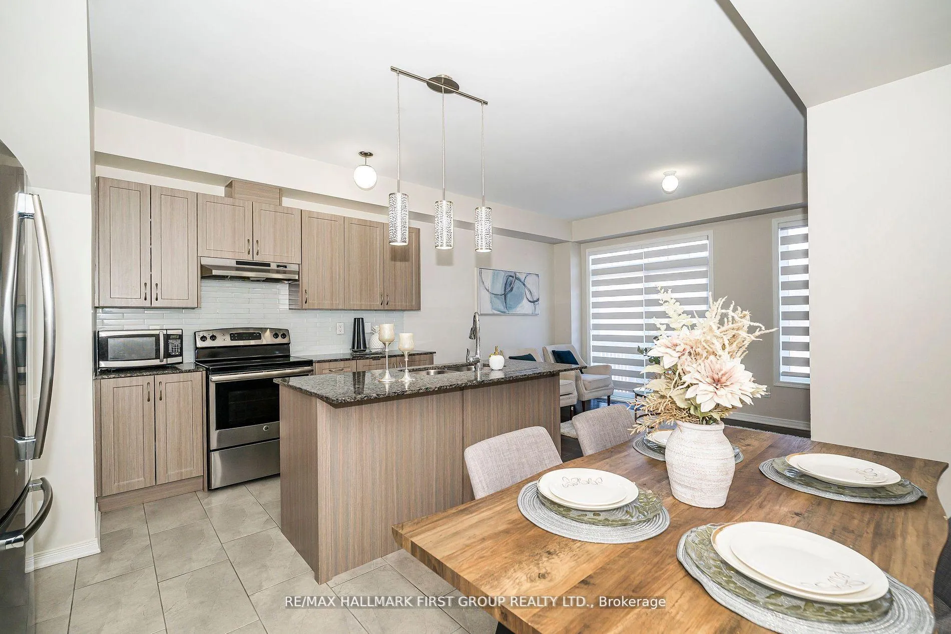 Photo 8 of 11 Graywardine Lane, Ajax, Northeast Ajax — HOMEH