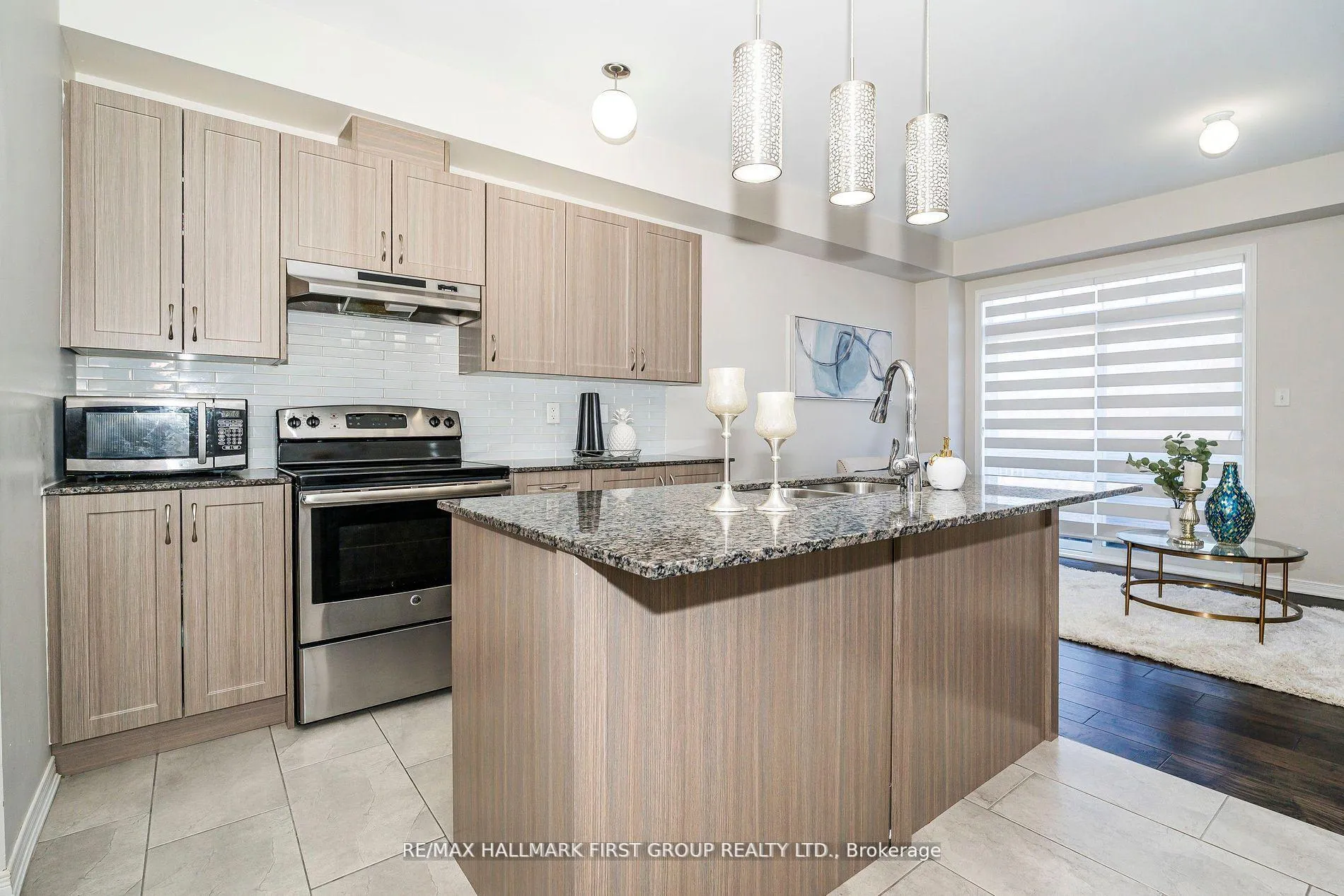 Photo 12 of 11 Graywardine Lane, Ajax, Northeast Ajax — HOMEH