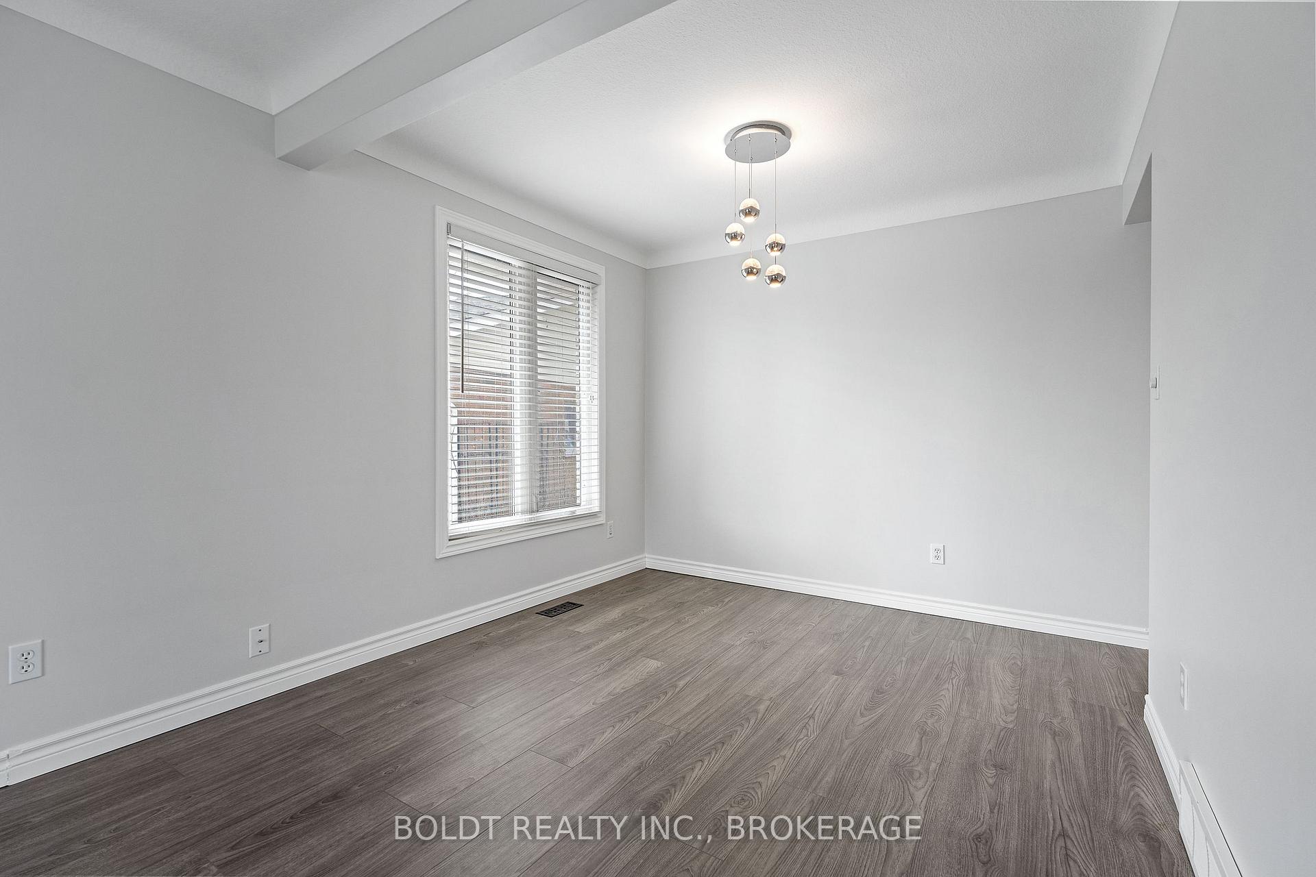 Photo 7 of 12 Little Forks Square, St. Catharines, Lakeport — HOMEH