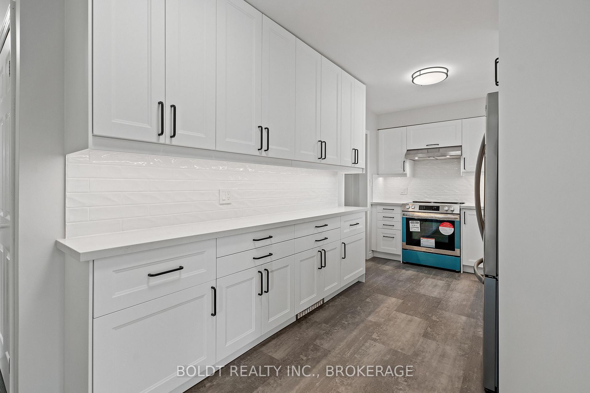 Photo 9 of 12 Little Forks Square, St. Catharines, Lakeport — HOMEH